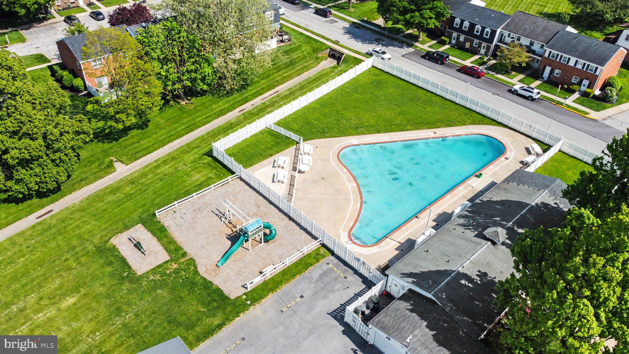 COLONY PARK CONDOS - Residential