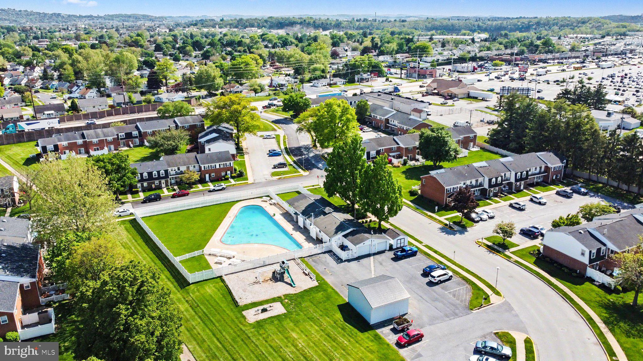 COLONY PARK CONDOS - Residential