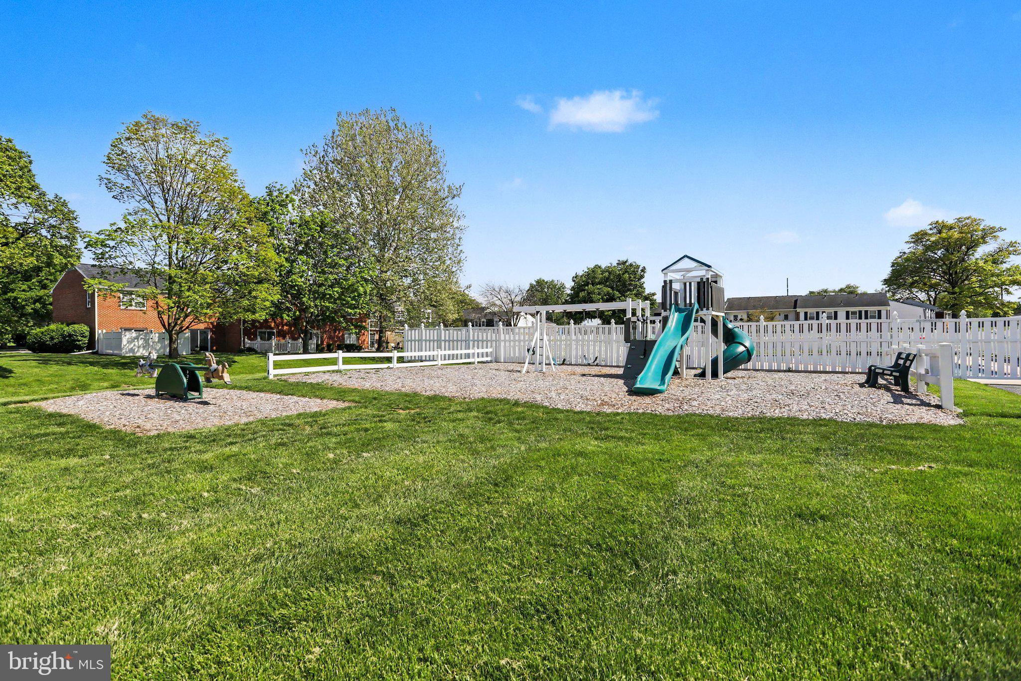 COLONY PARK CONDOS - Residential