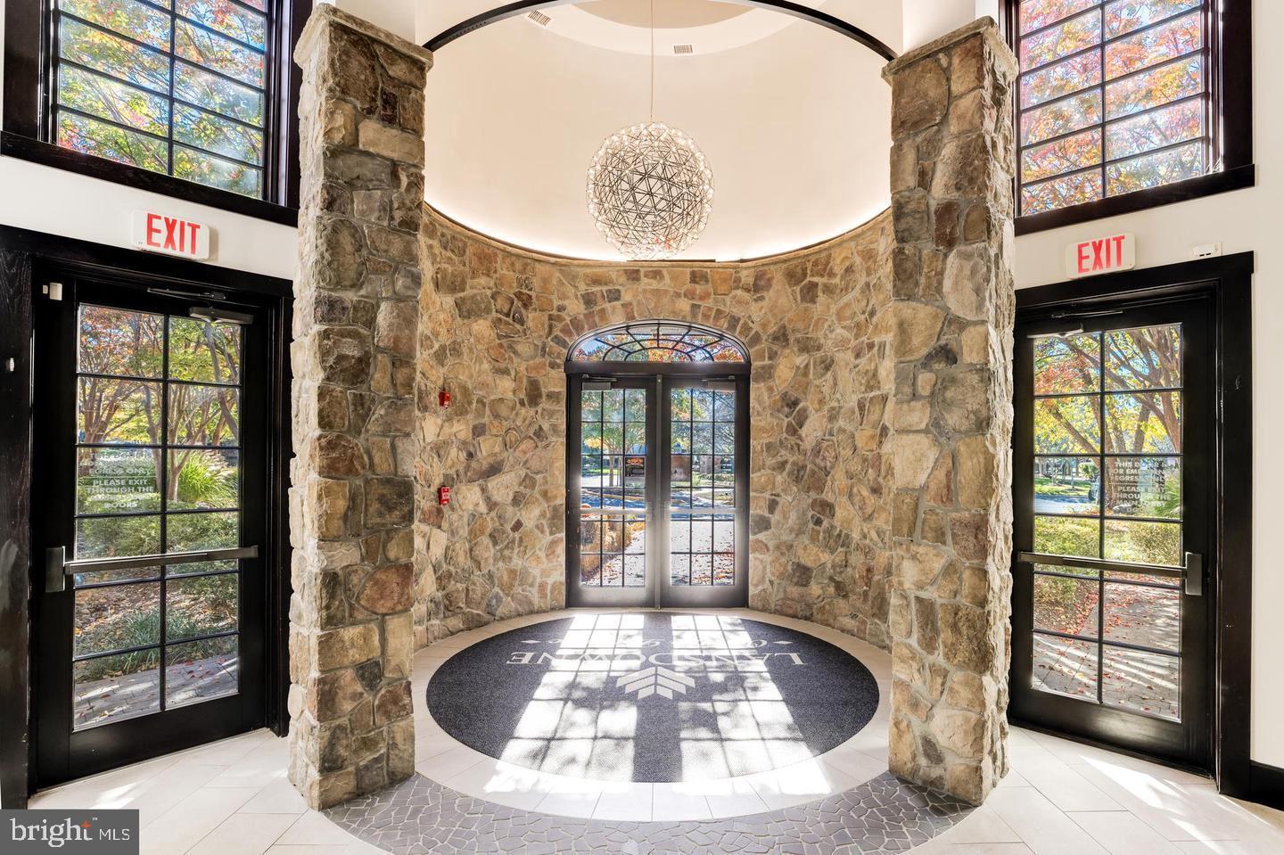 LANSDOWNE ON THE POTOMAC - Residential