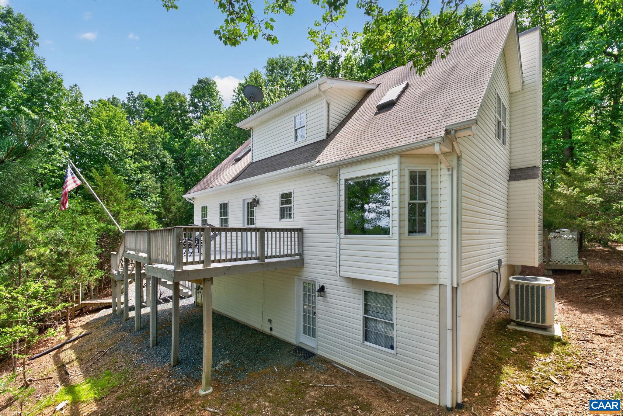 LAKE MONTICELLO - Residential