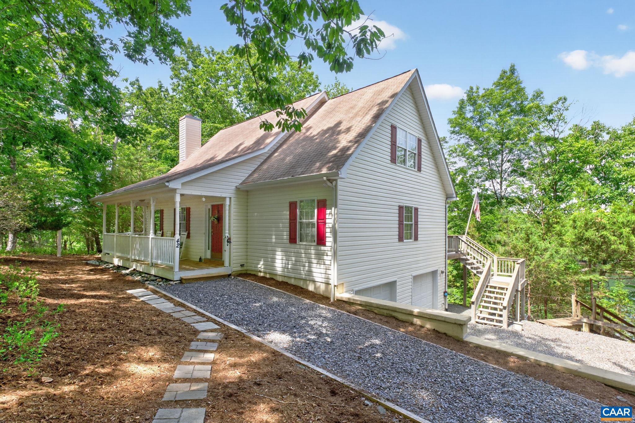 LAKE MONTICELLO - Residential