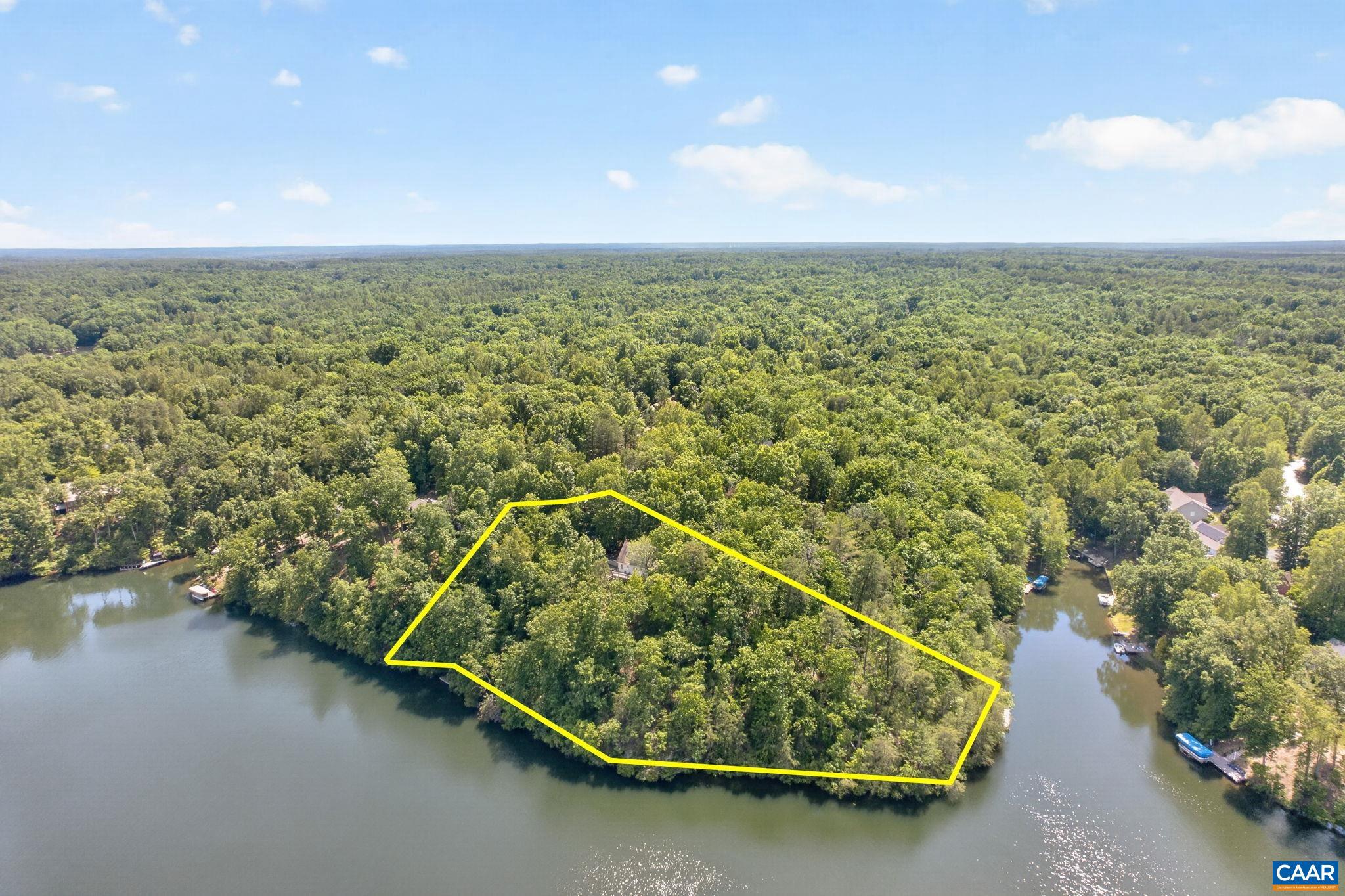 LAKE MONTICELLO - Residential