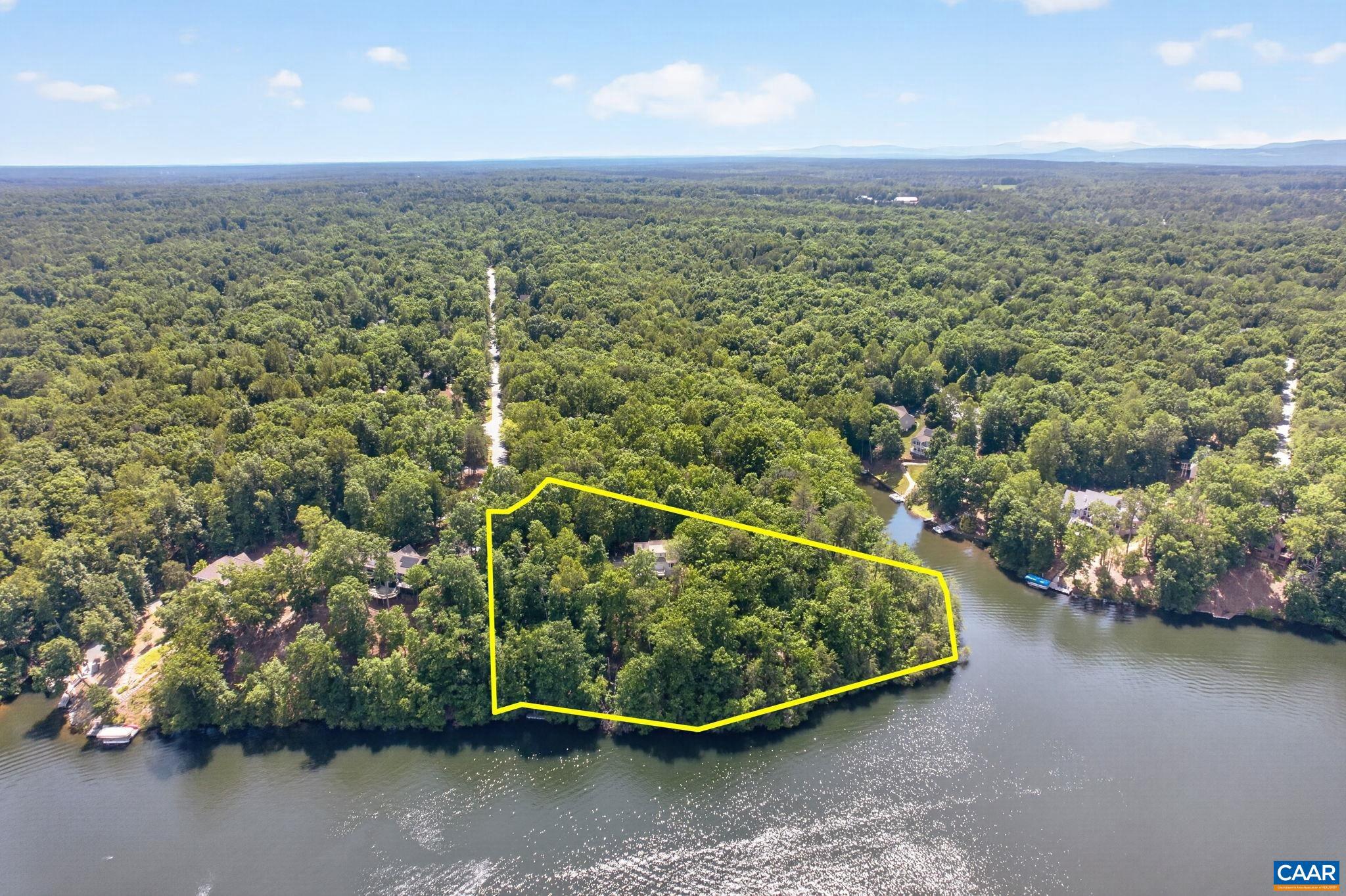LAKE MONTICELLO - Residential