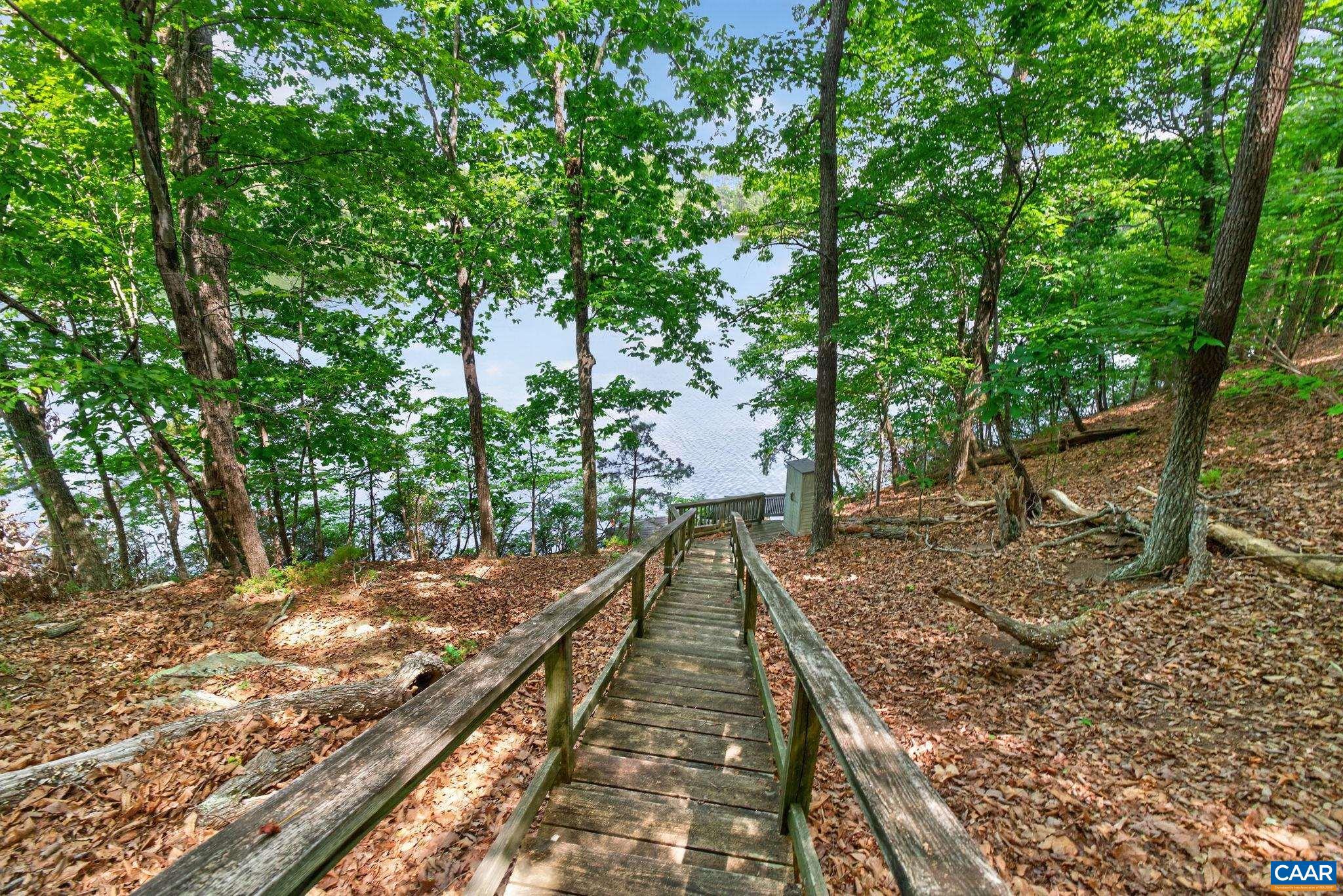 LAKE MONTICELLO - Residential