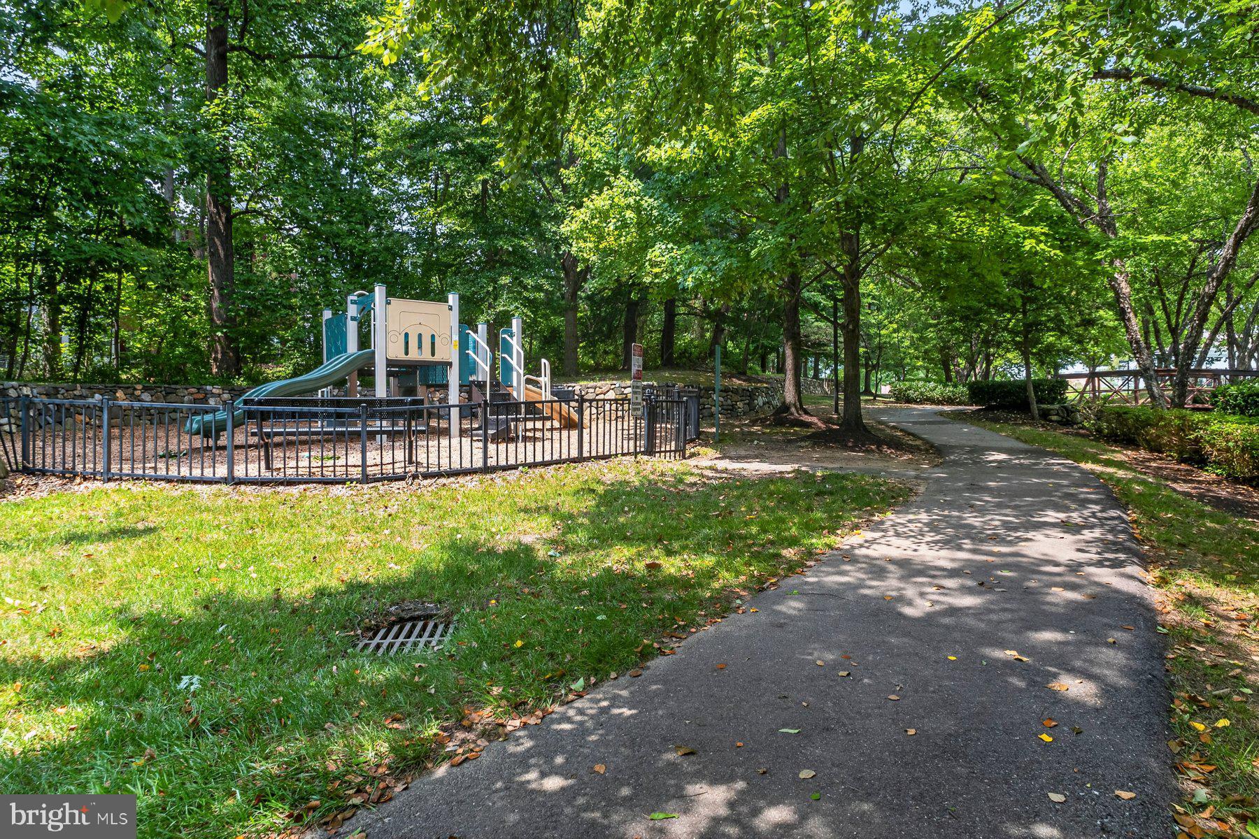 CHESTNUT GABLE - Residential