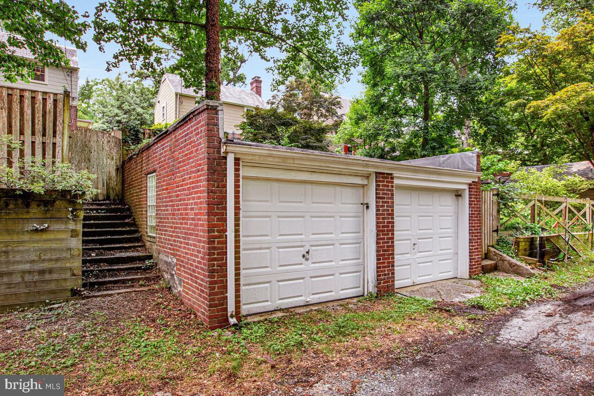 HUNTING RIDGE HISTORIC DISTRICT - Residential