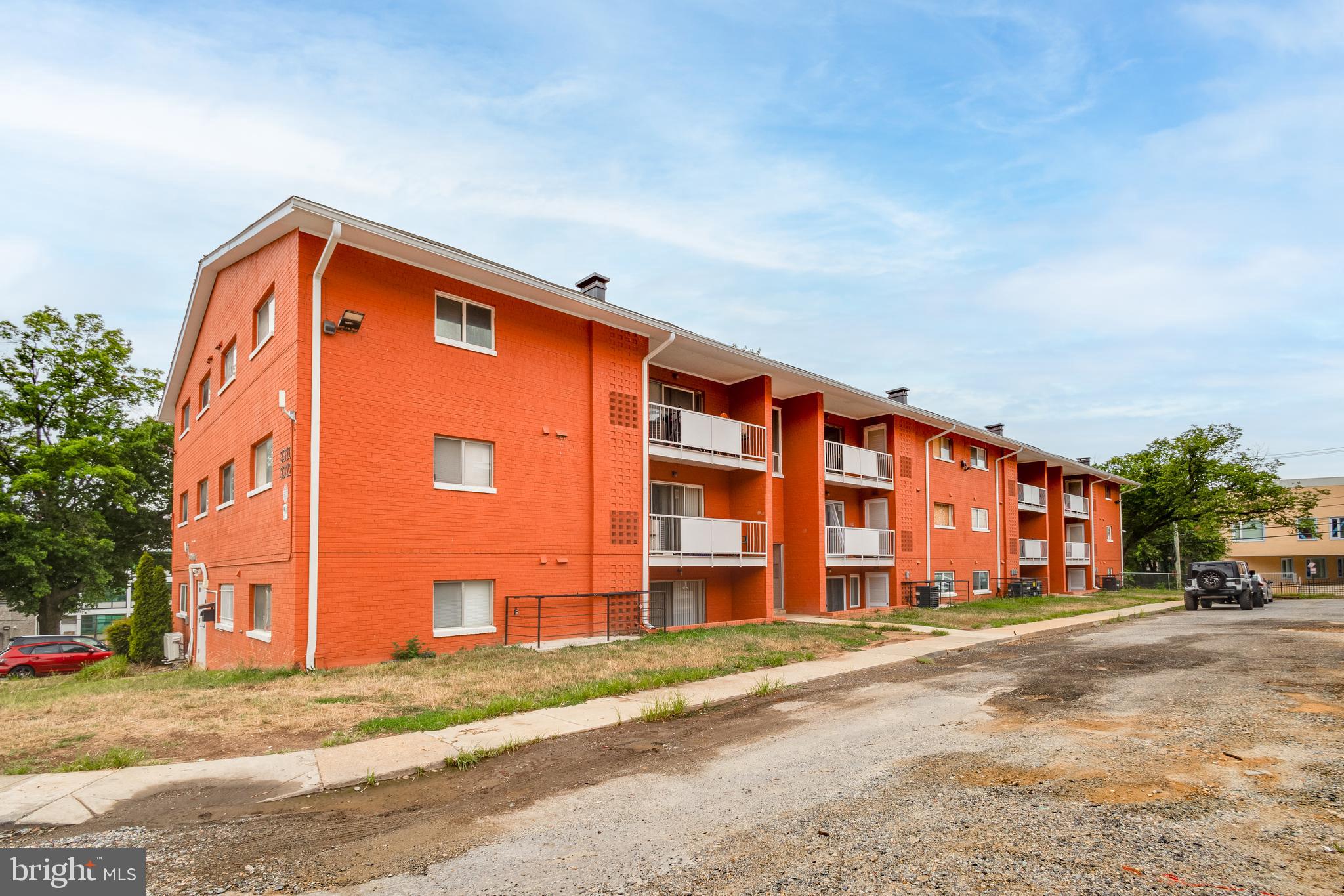 CONGRESS HEIGHTS - Commercial Sale