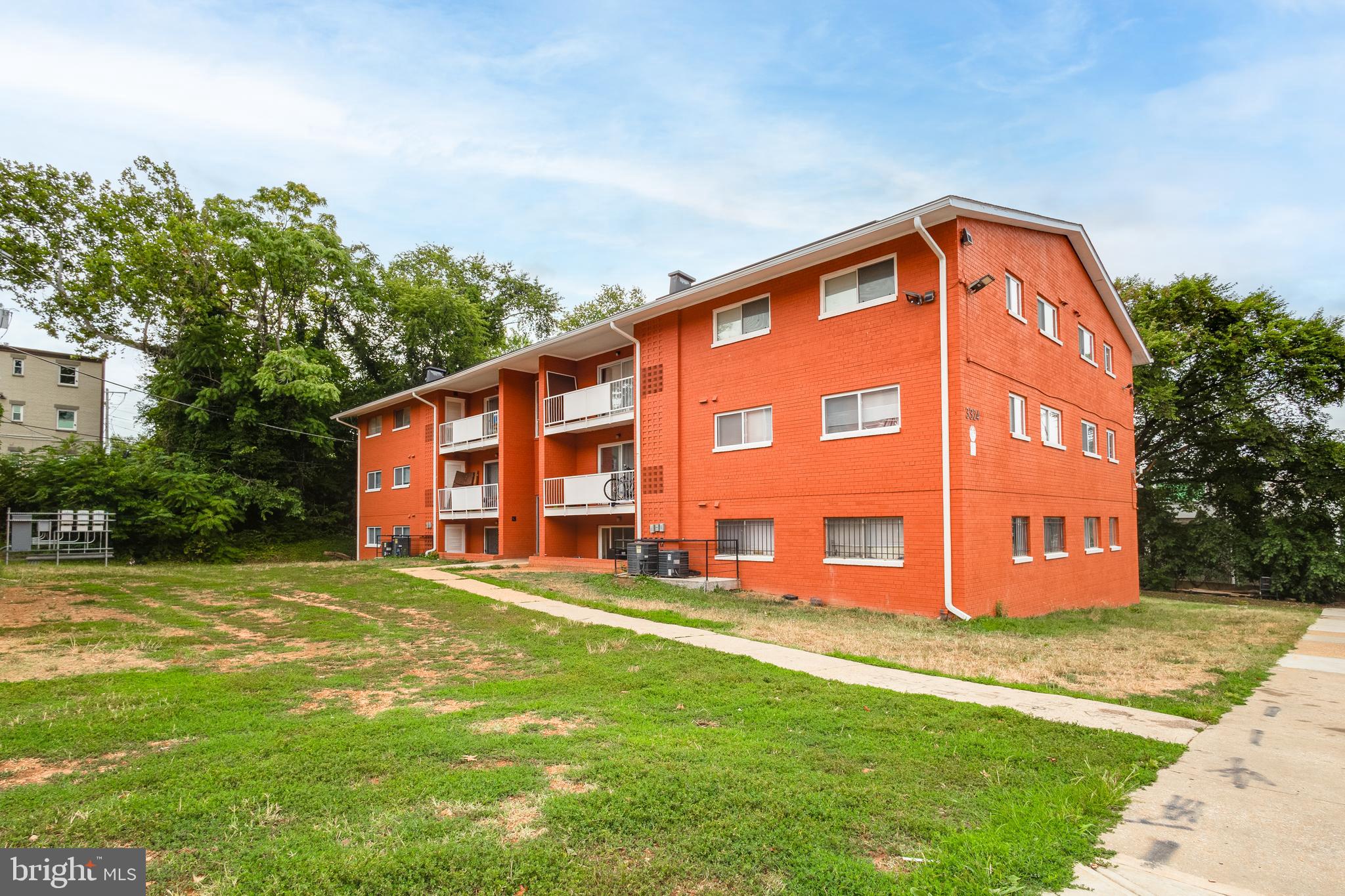 CONGRESS HEIGHTS - Commercial Sale