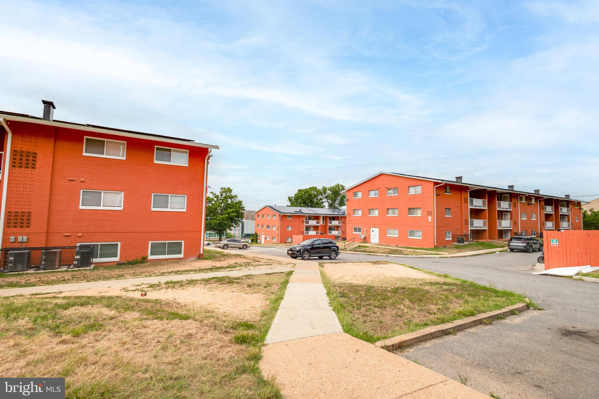 CONGRESS HEIGHTS - Commercial Sale