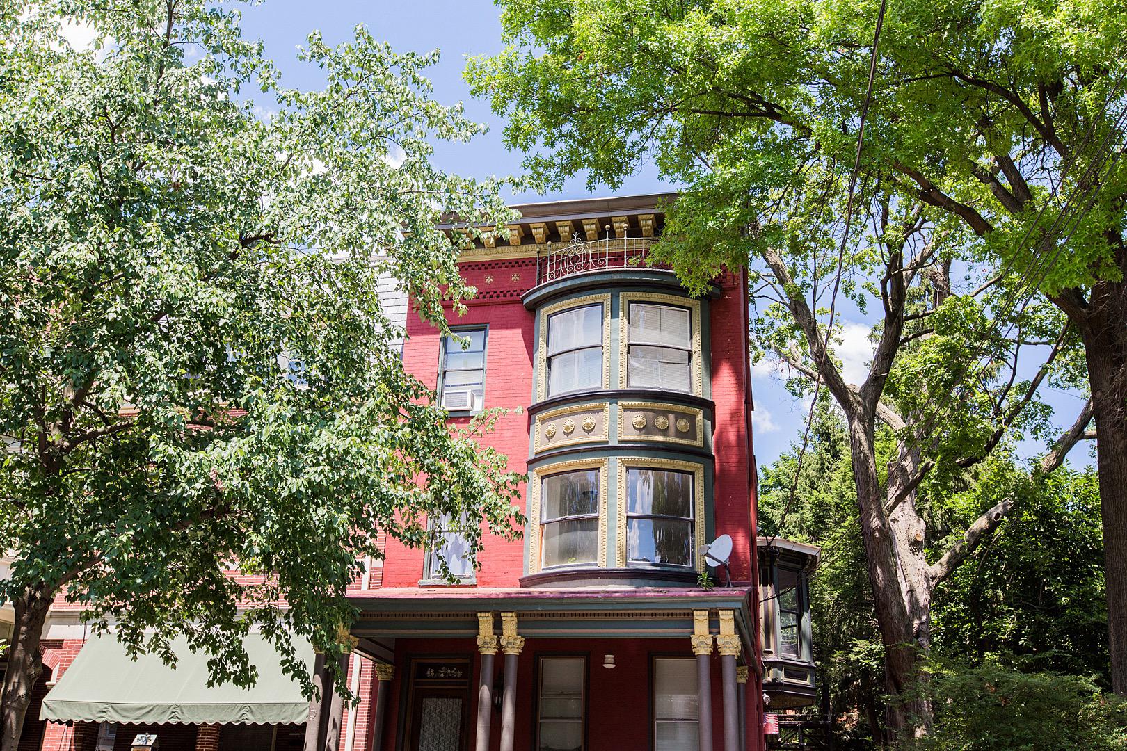 CHESTNUT HILL - Residential