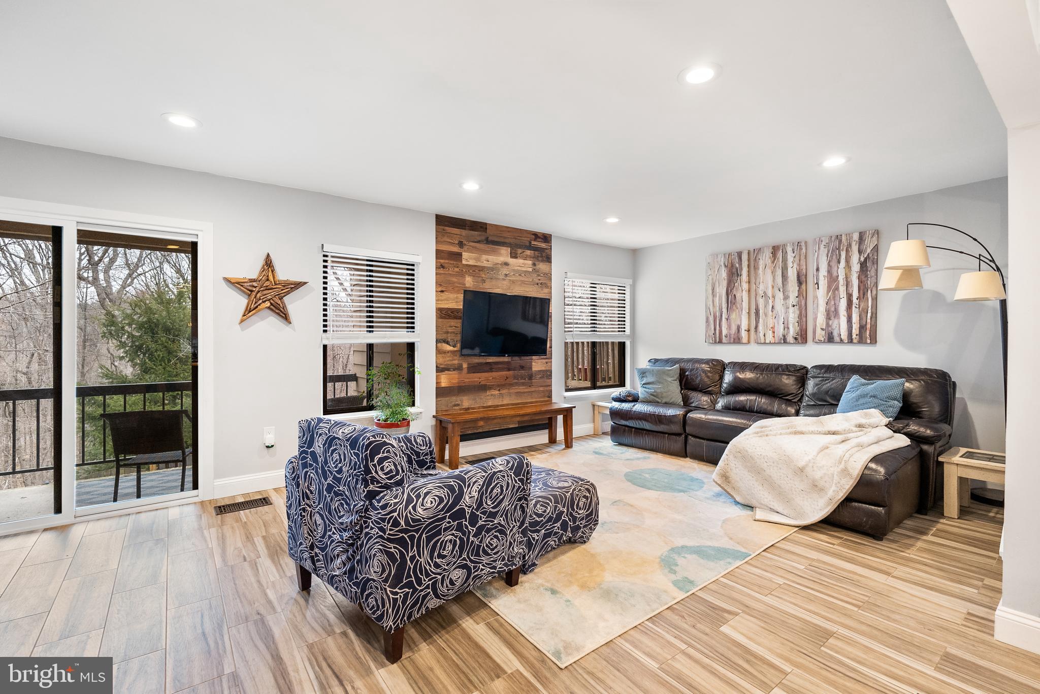RESTON - Residential