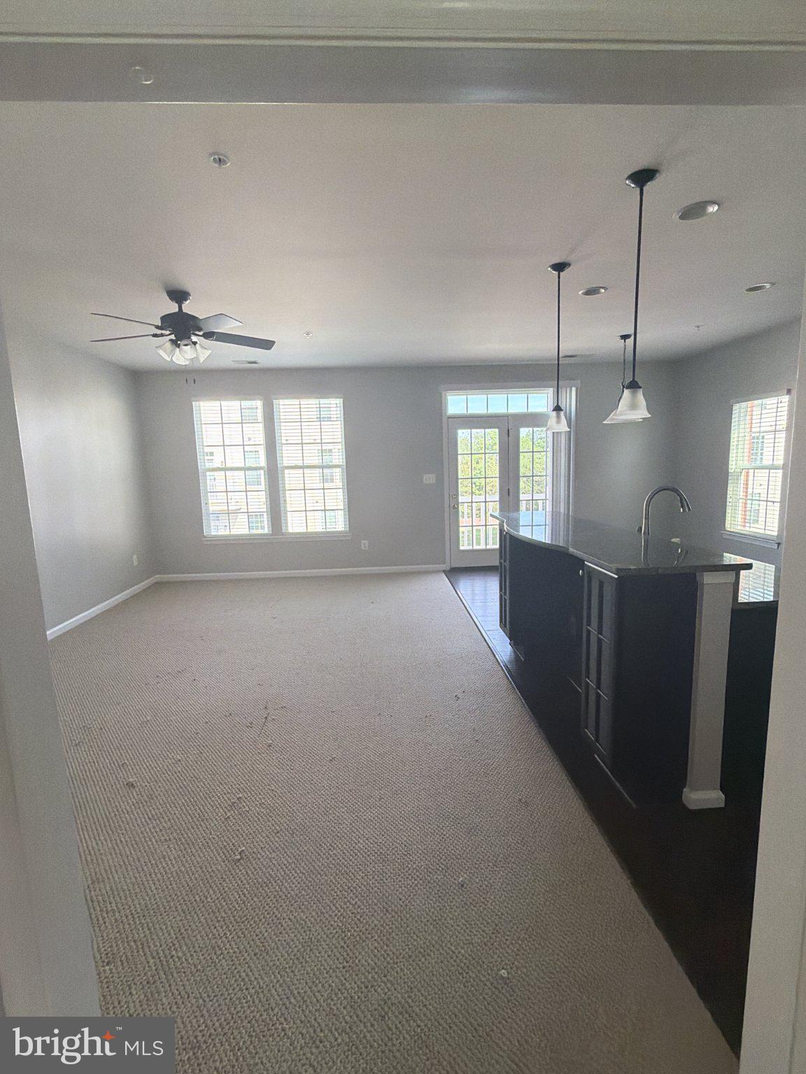 ASHBURN KNOLLS - Residential