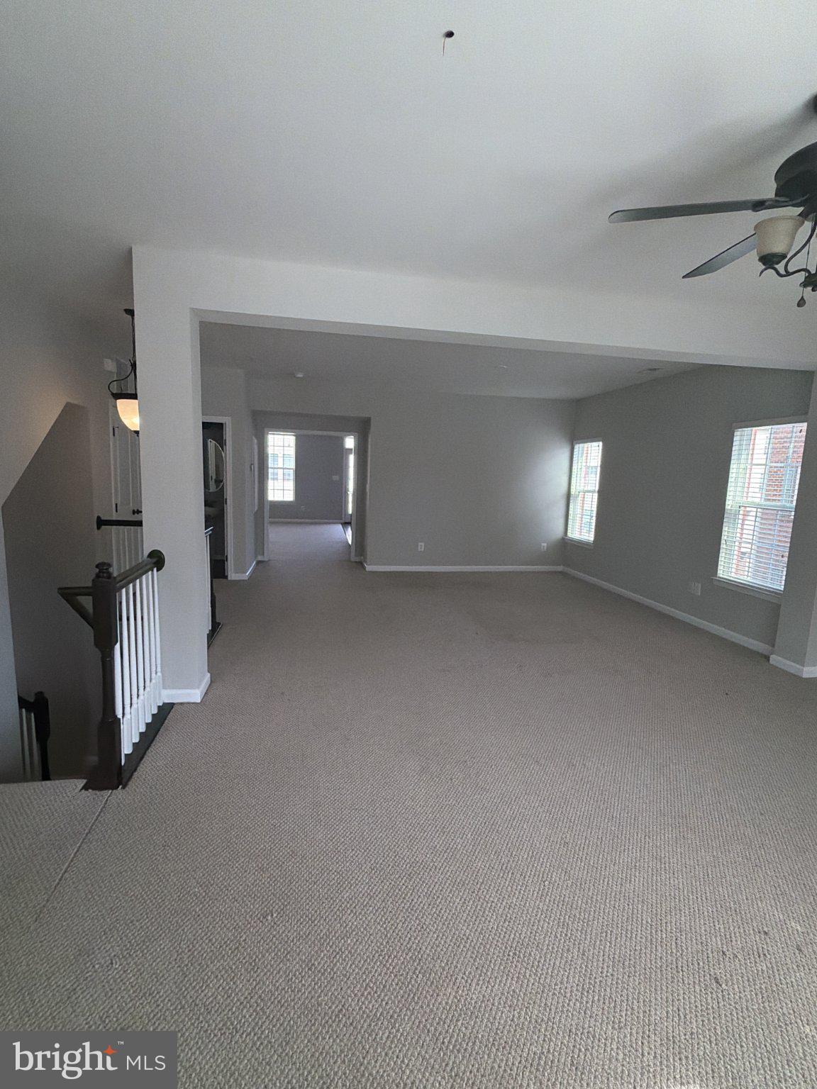 ASHBURN KNOLLS - Residential