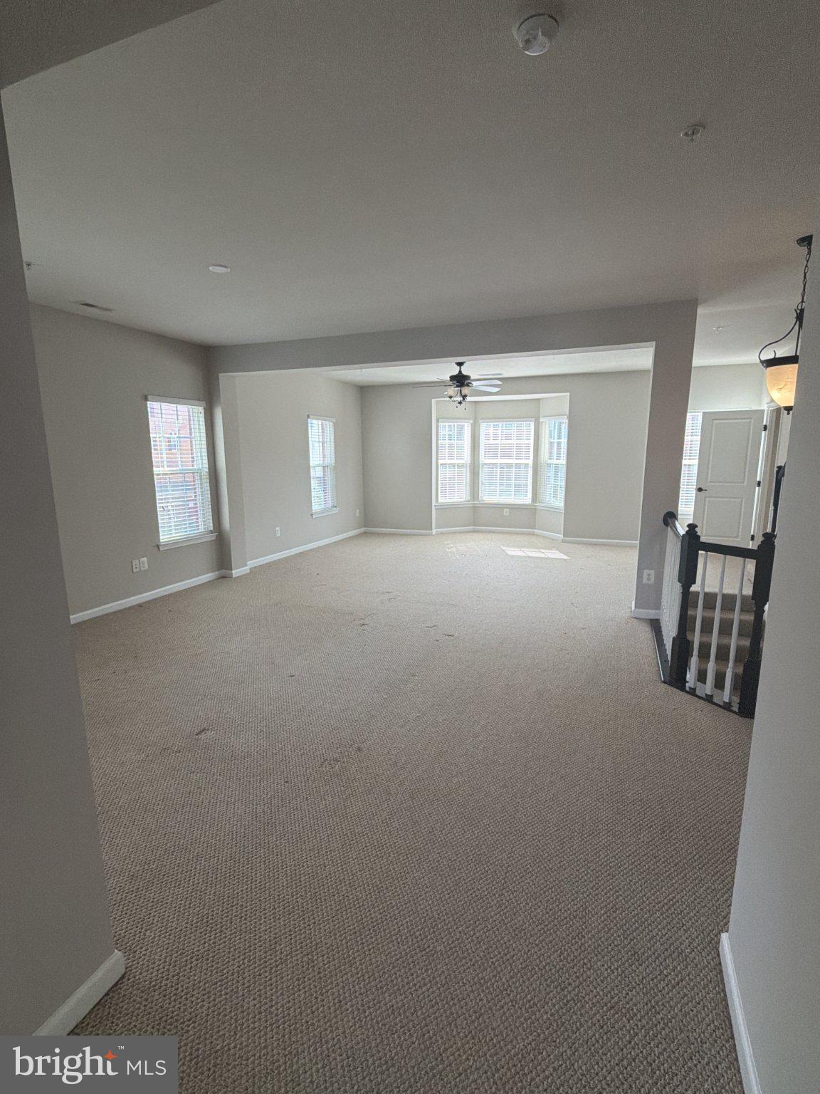 ASHBURN KNOLLS - Residential