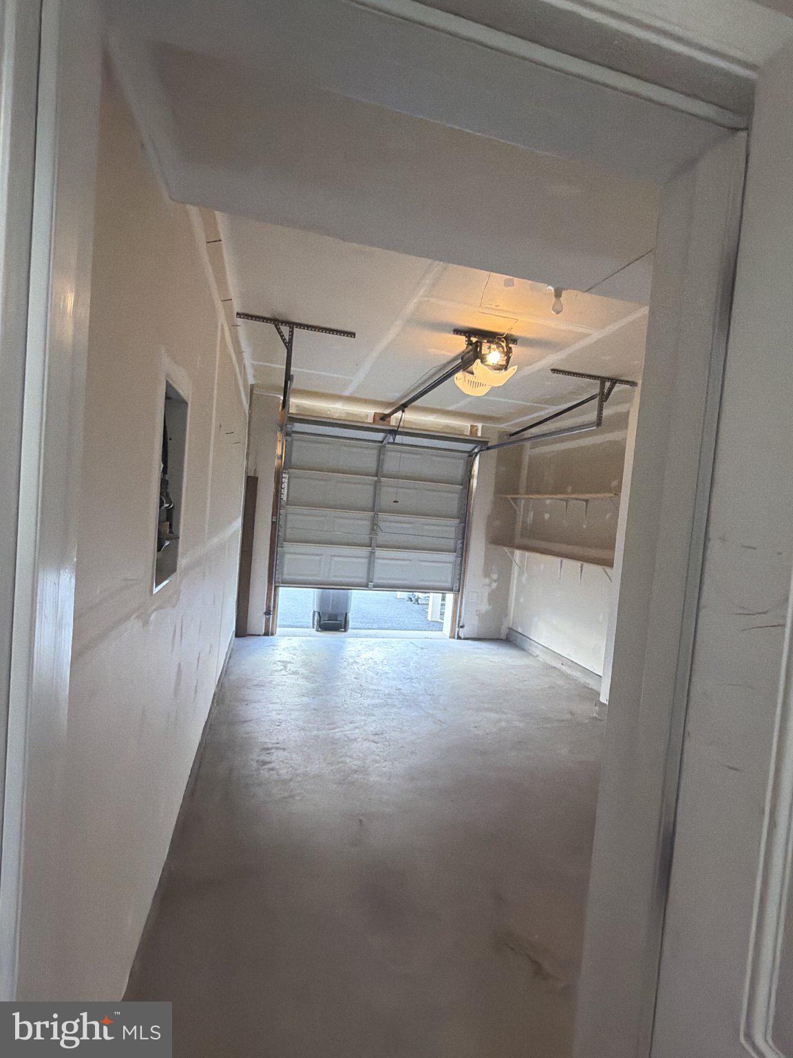 ASHBURN KNOLLS - Residential