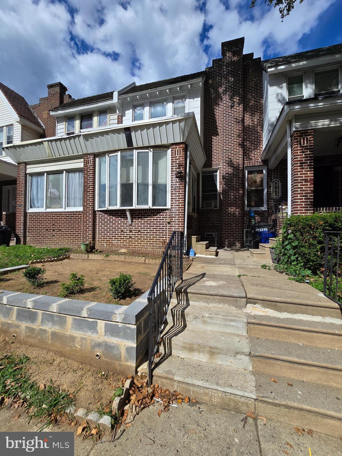 LAWNCREST - Residential