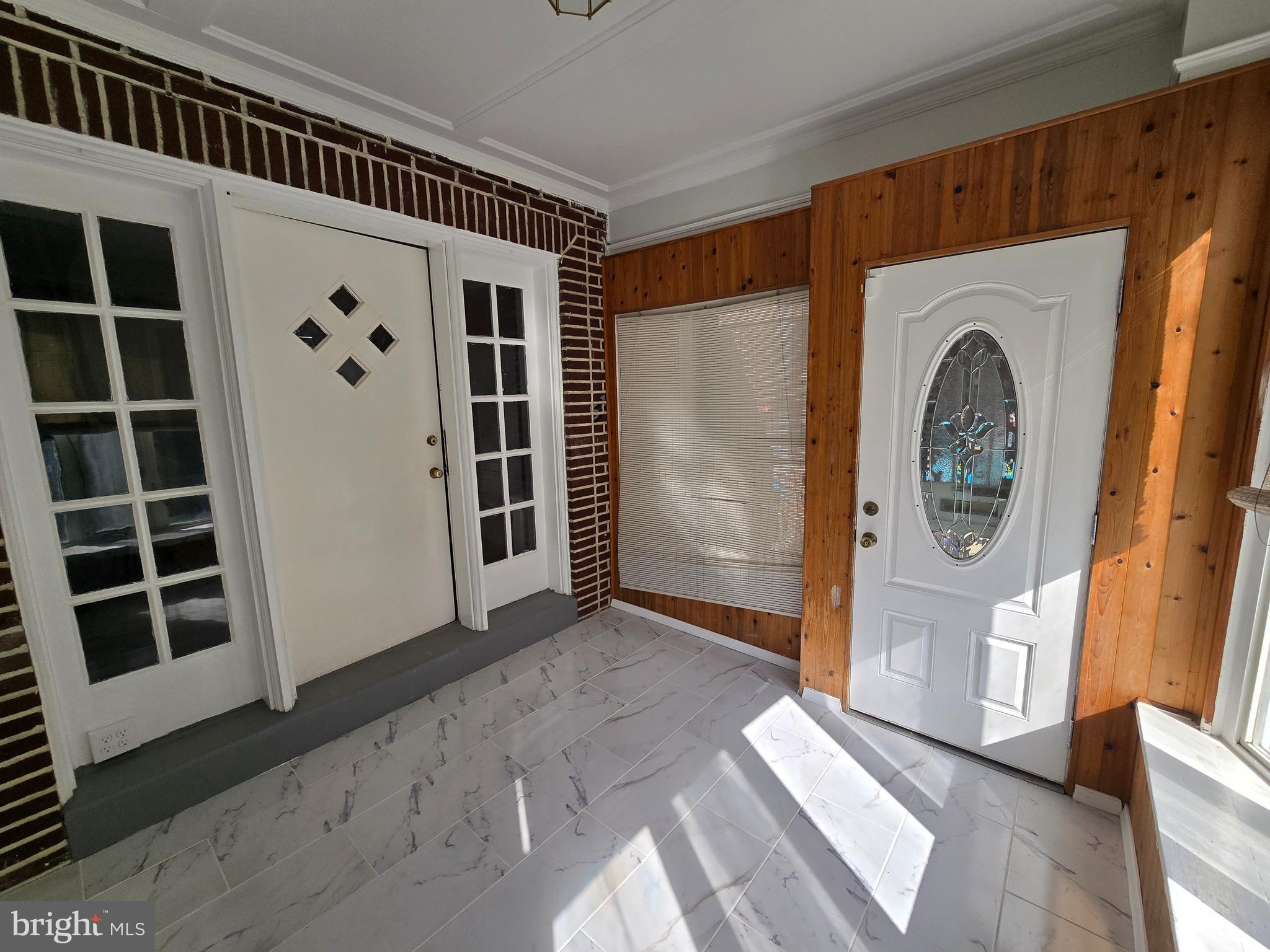 LAWNCREST - Residential