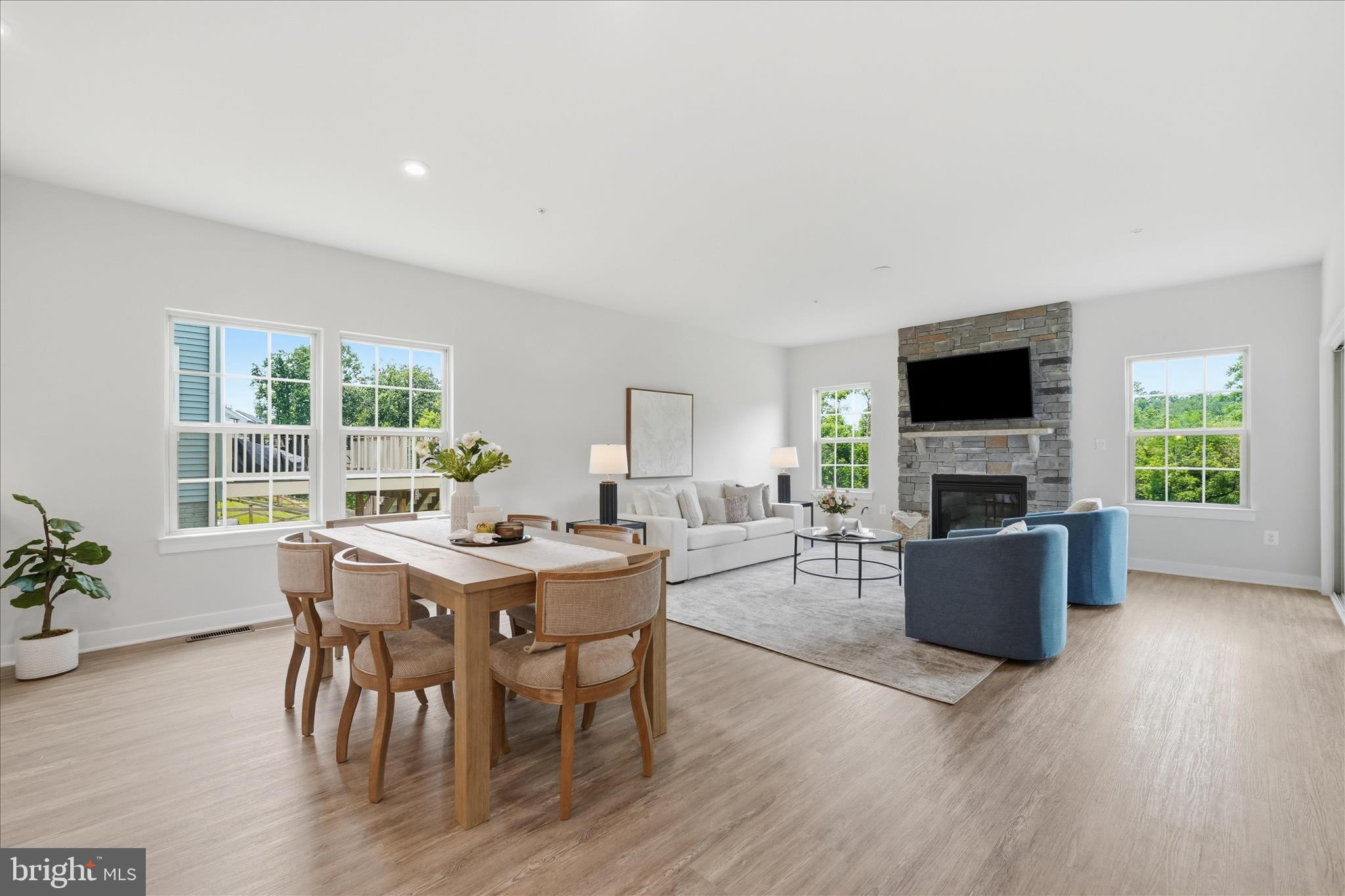 HAMPTONS - Residential