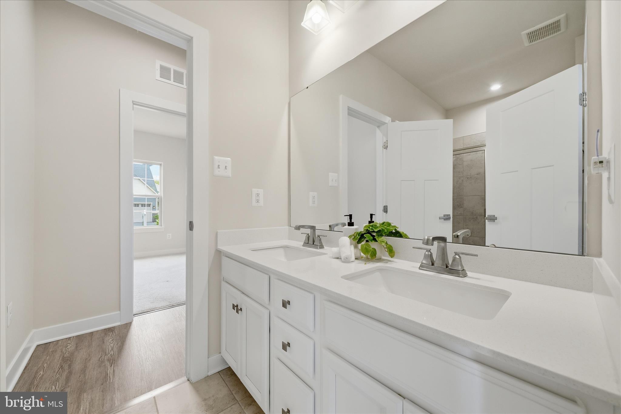 HAMPTONS - Residential