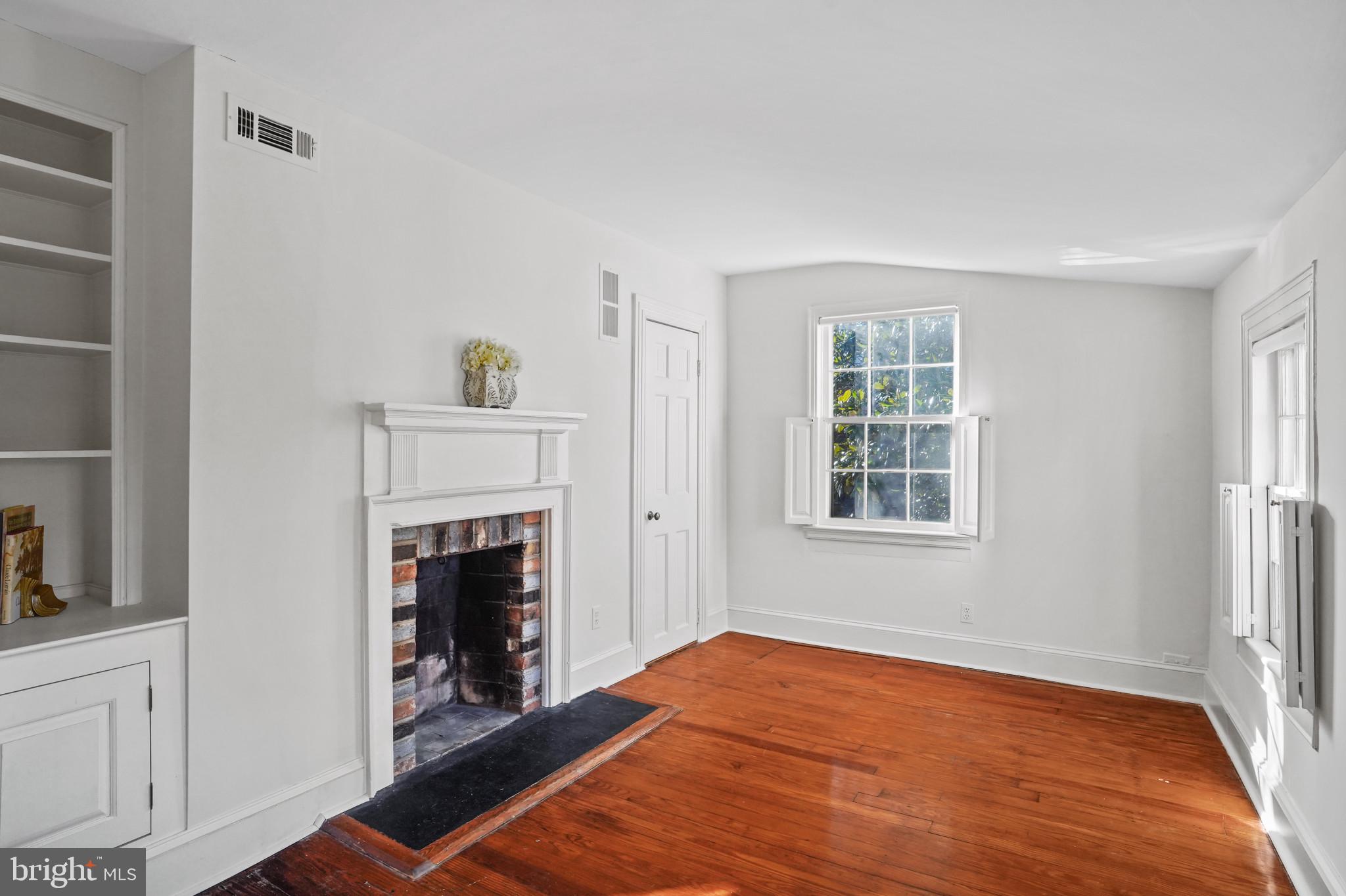 OLD TOWN ALEXANDRIA - Residential