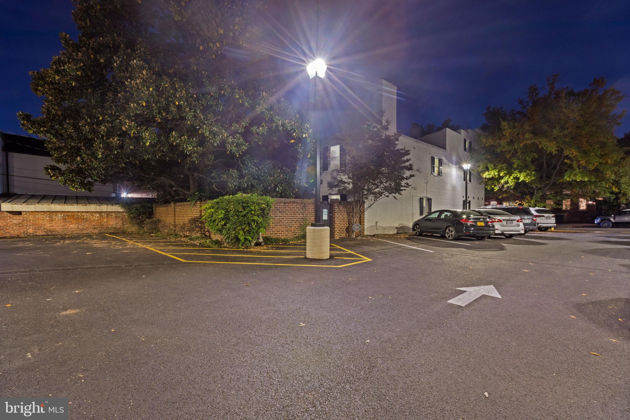OLD TOWN ALEXANDRIA - Residential