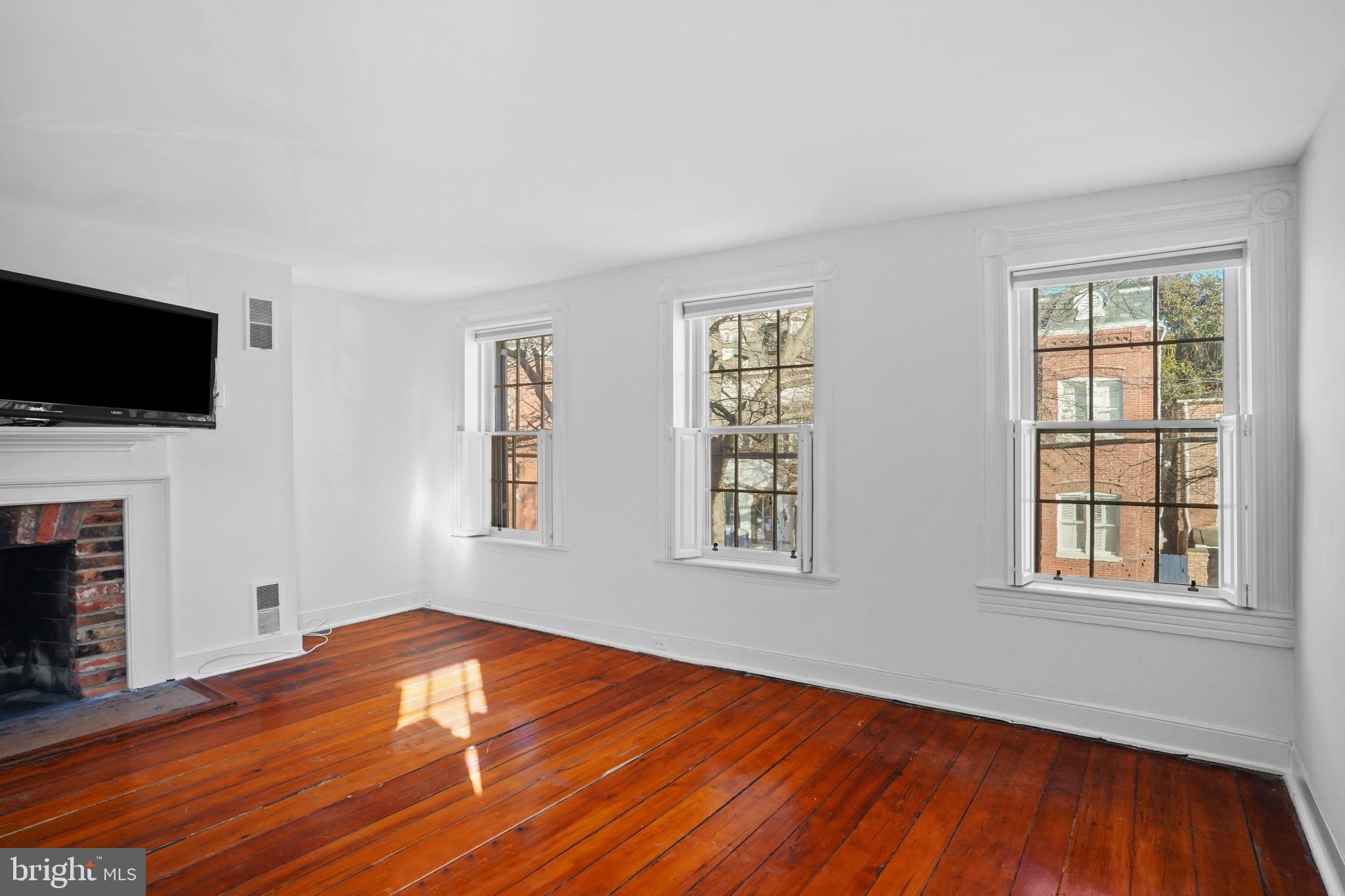 OLD TOWN ALEXANDRIA - Residential