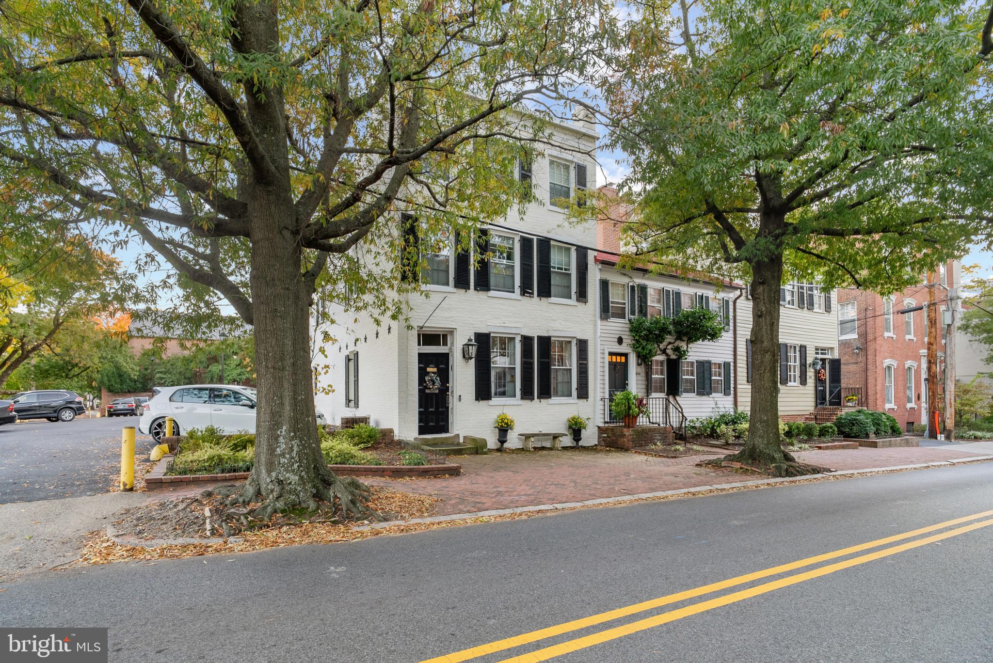 OLD TOWN ALEXANDRIA - Residential