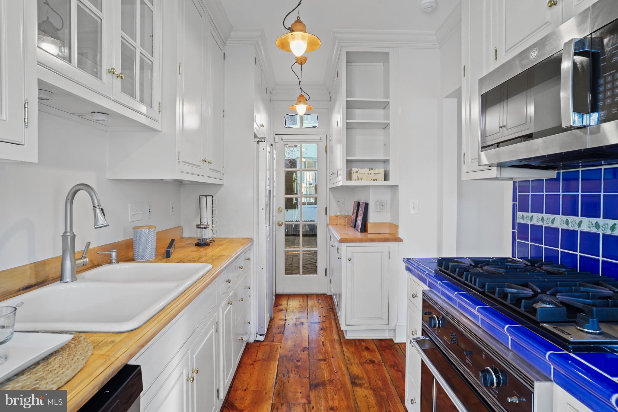 OLD TOWN ALEXANDRIA - Residential