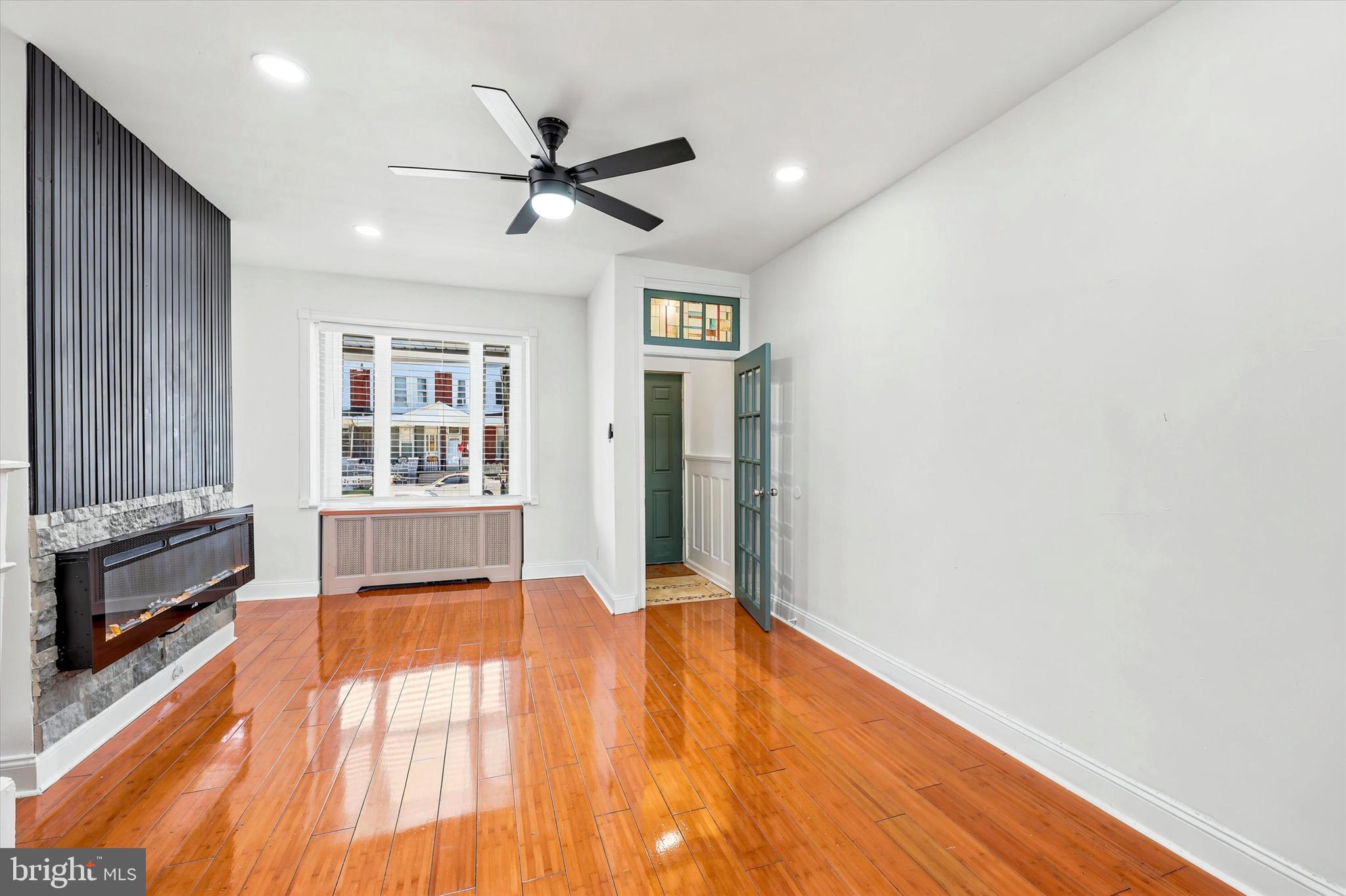 PORT RICHMOND - Residential
