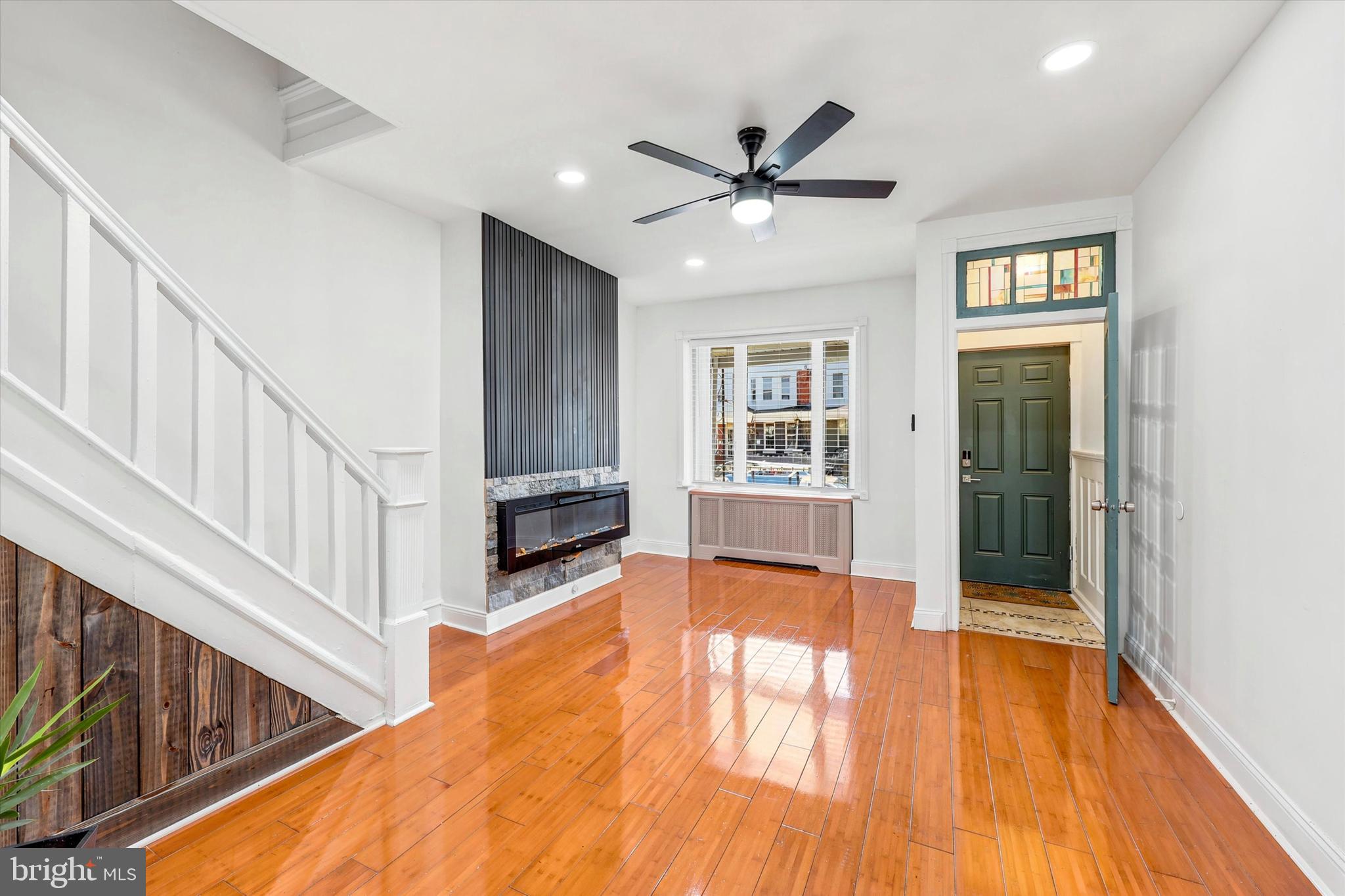 PORT RICHMOND - Residential