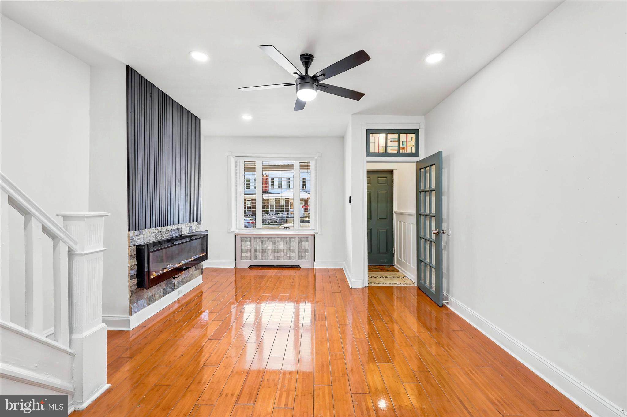 PORT RICHMOND - Residential