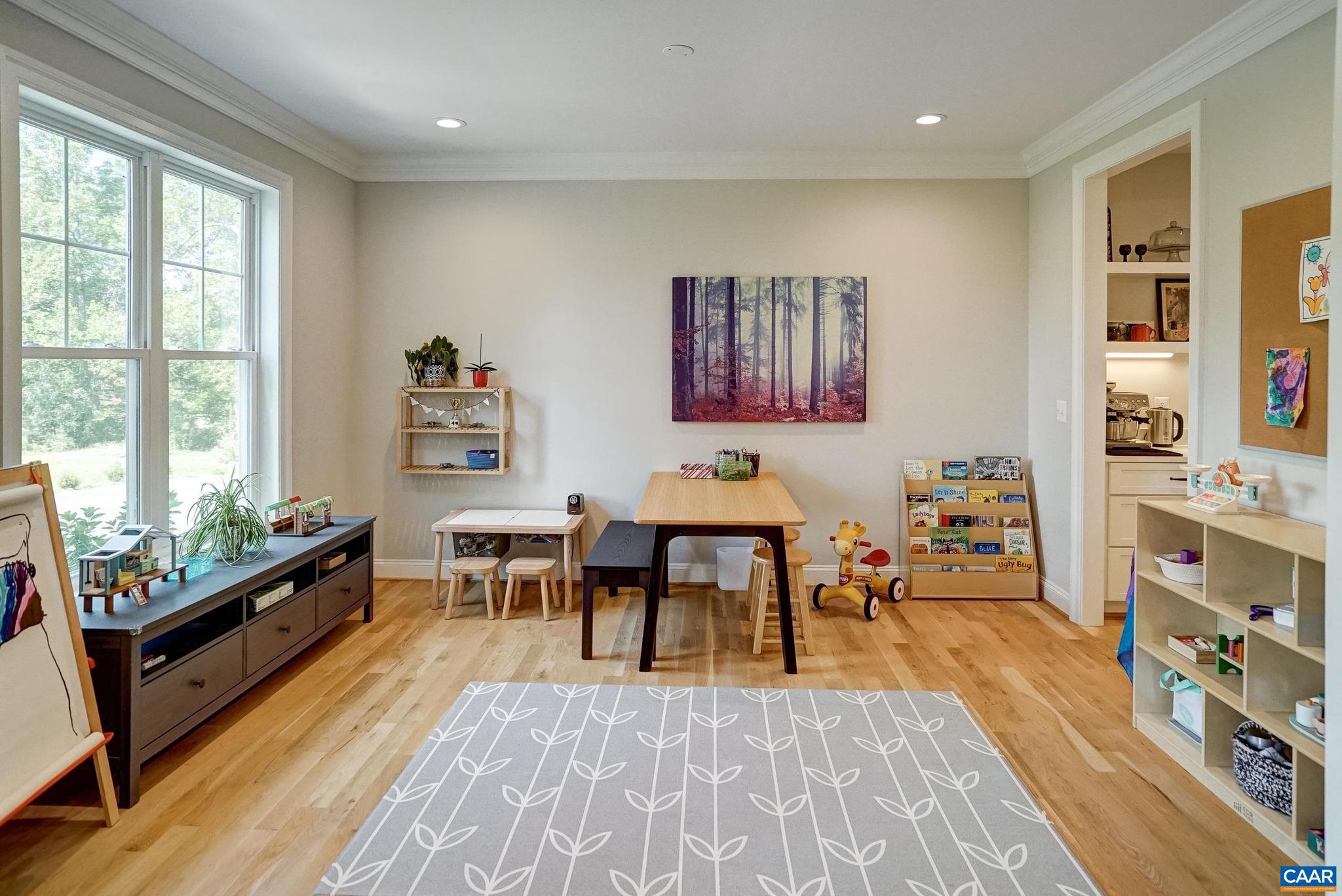 ROYAL ACRES - Residential