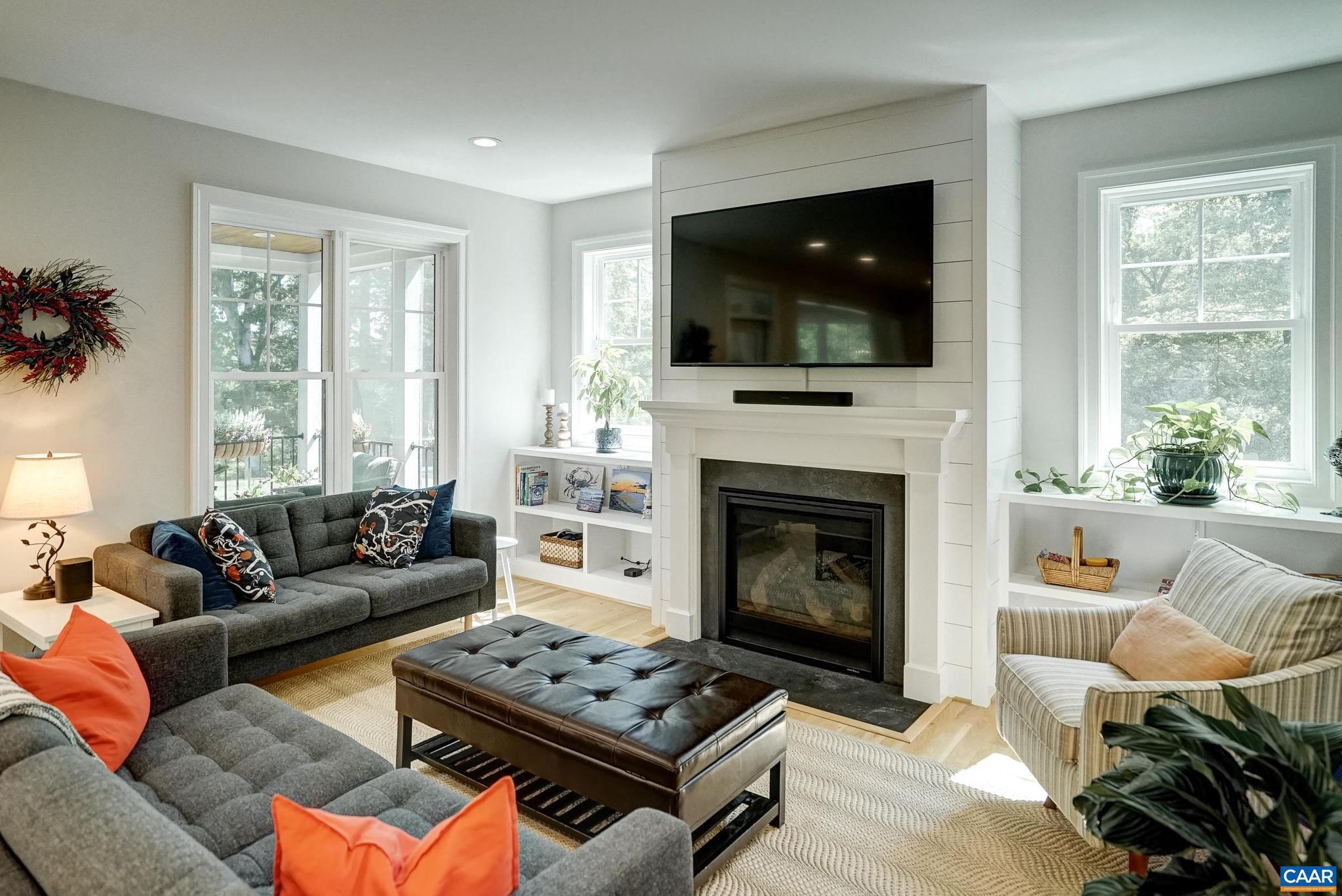 ROYAL ACRES - Residential