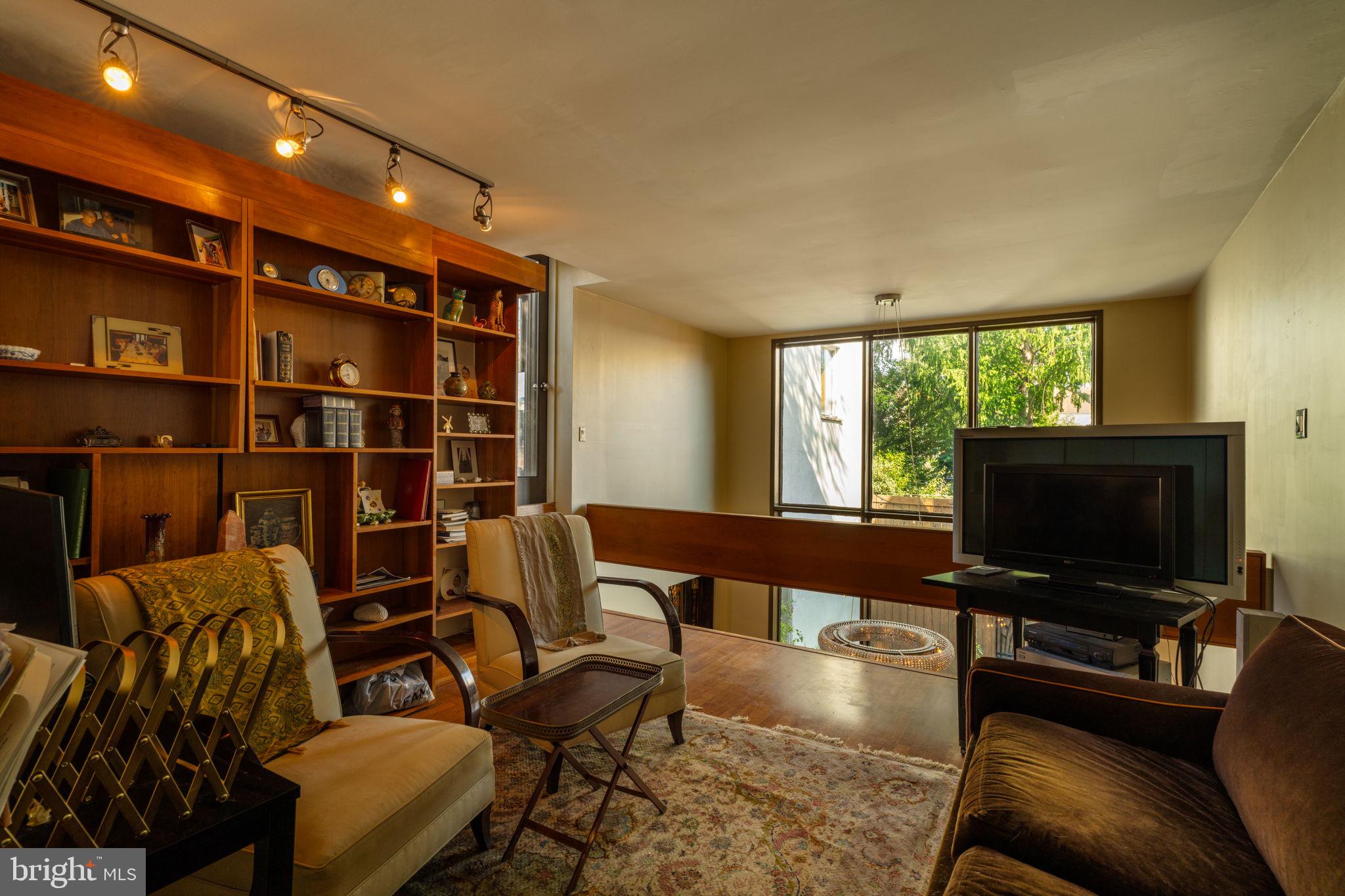 FAIRMOUNT - Residential