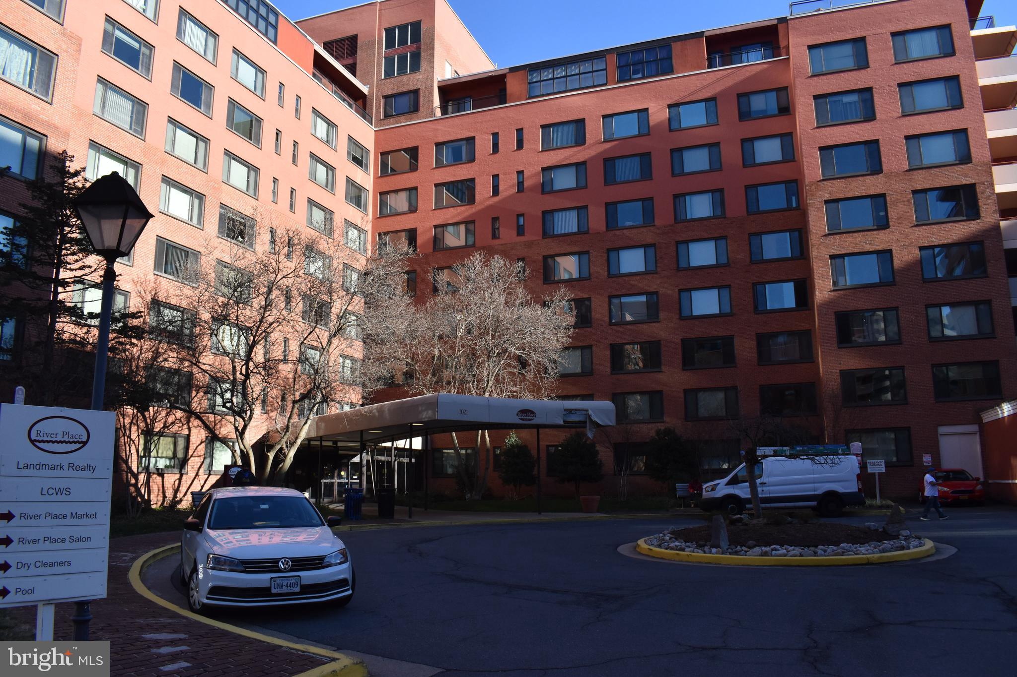 RIVER PLACE EAST - Residential Lease
