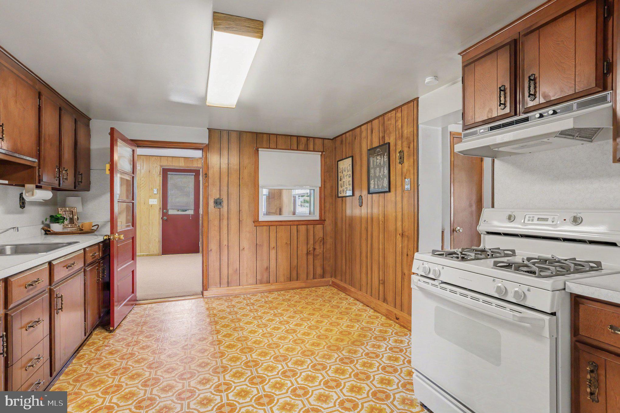KINGSVILLE - Residential