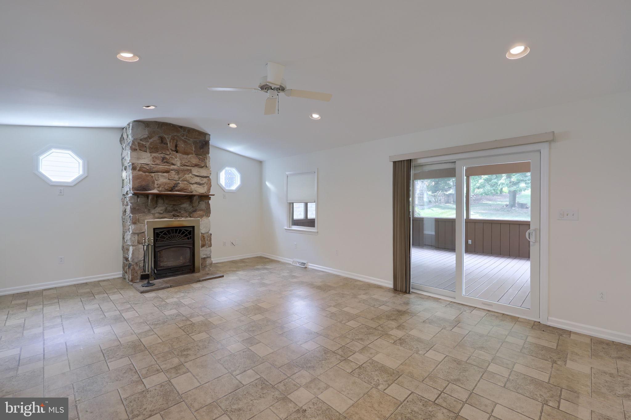HARRISBURG PIKE - Residential