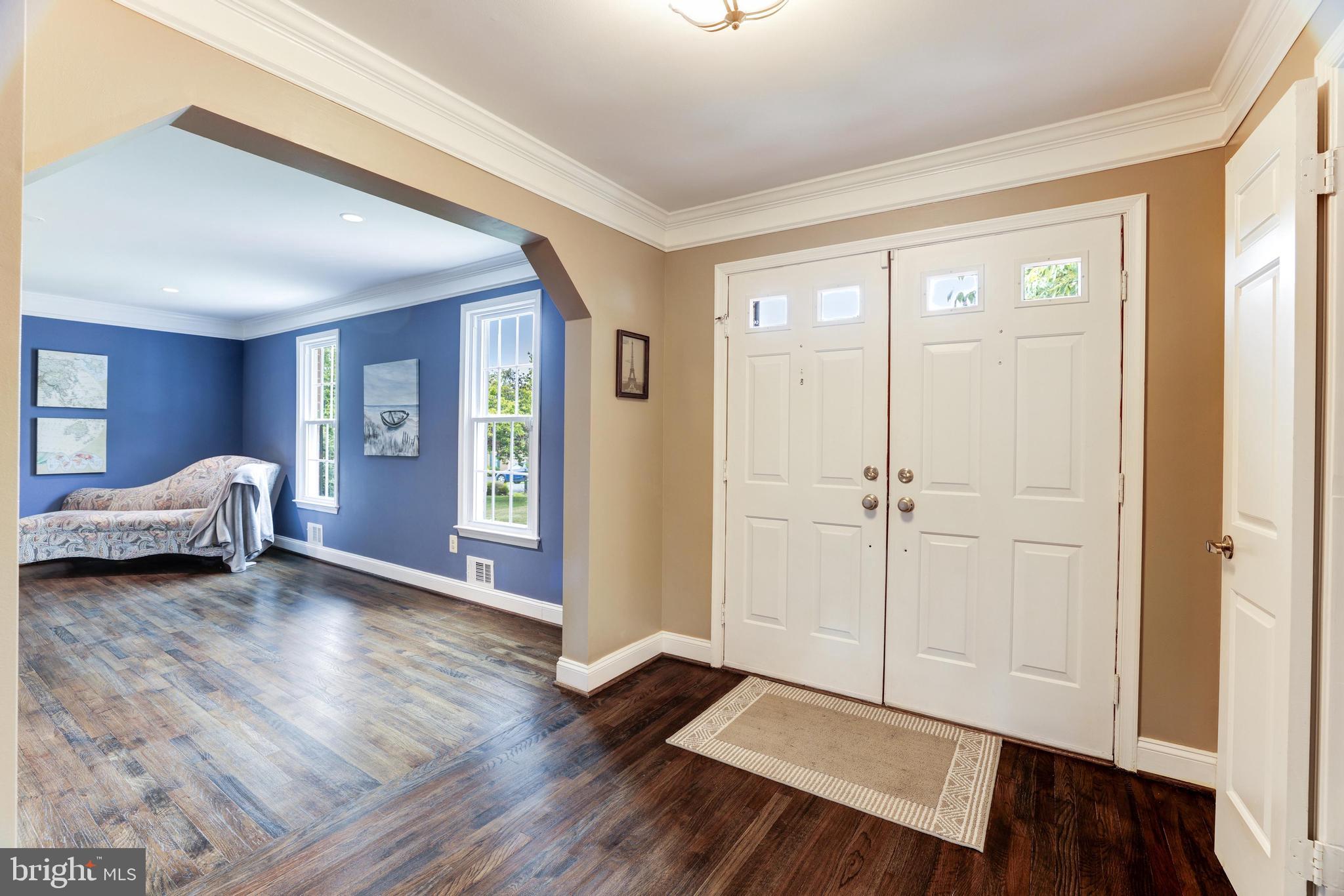 HOLLY KNOLL - Residential
