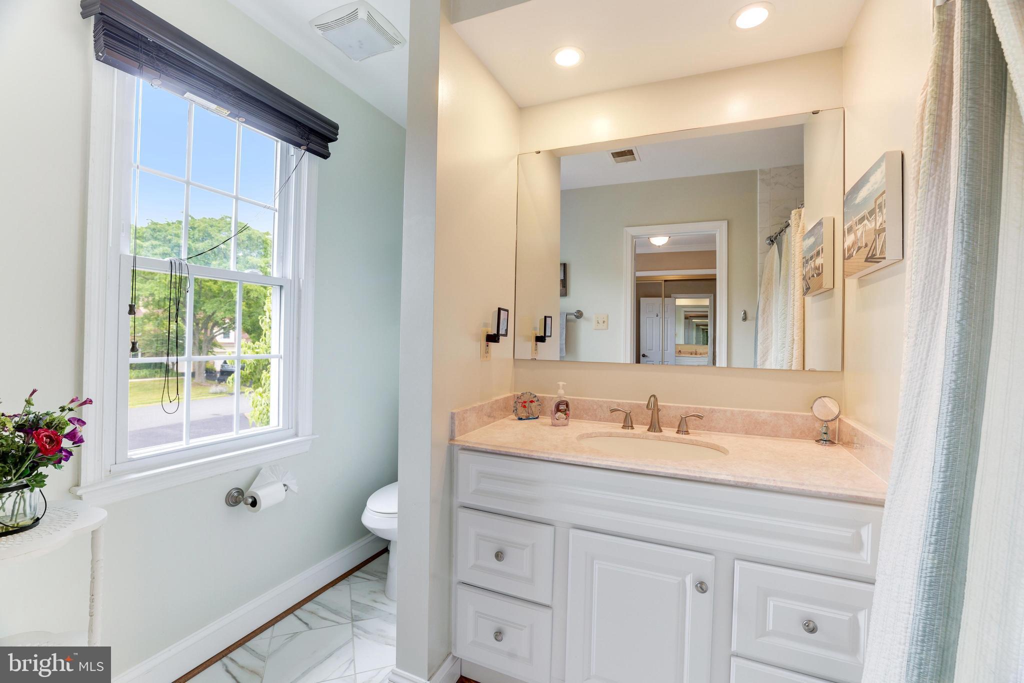 HOLLY KNOLL - Residential