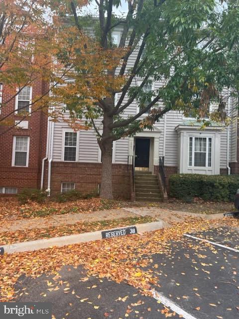 Two Level condo in meddle of Tysons,  2 bedrooms and 2 baths. Master bedroom has Vaulted Ceiling and a fan, California shelves in walk-in closet. laundry on second level. lower level has a  living/dining combo with hardwood floors and gas Fireplace, Family Room/Breakfast room off kitchen and has access to Balcony. Clean and  will be available May first. Short distance to the silver line station,  short distance to shops and restaurants. close  drives to Dulles Toll Road, I-495 
Community has outdoor pool and small gym.