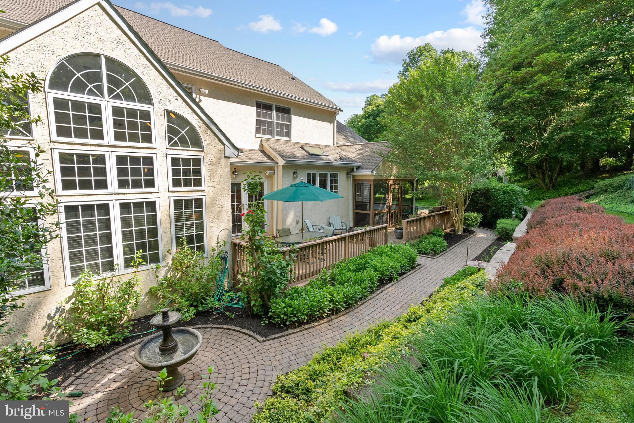 COURTS AT LONGWOOD - Residential