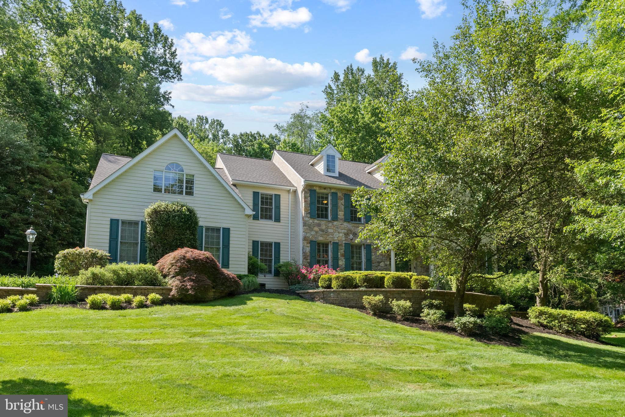COURTS AT LONGWOOD - Residential