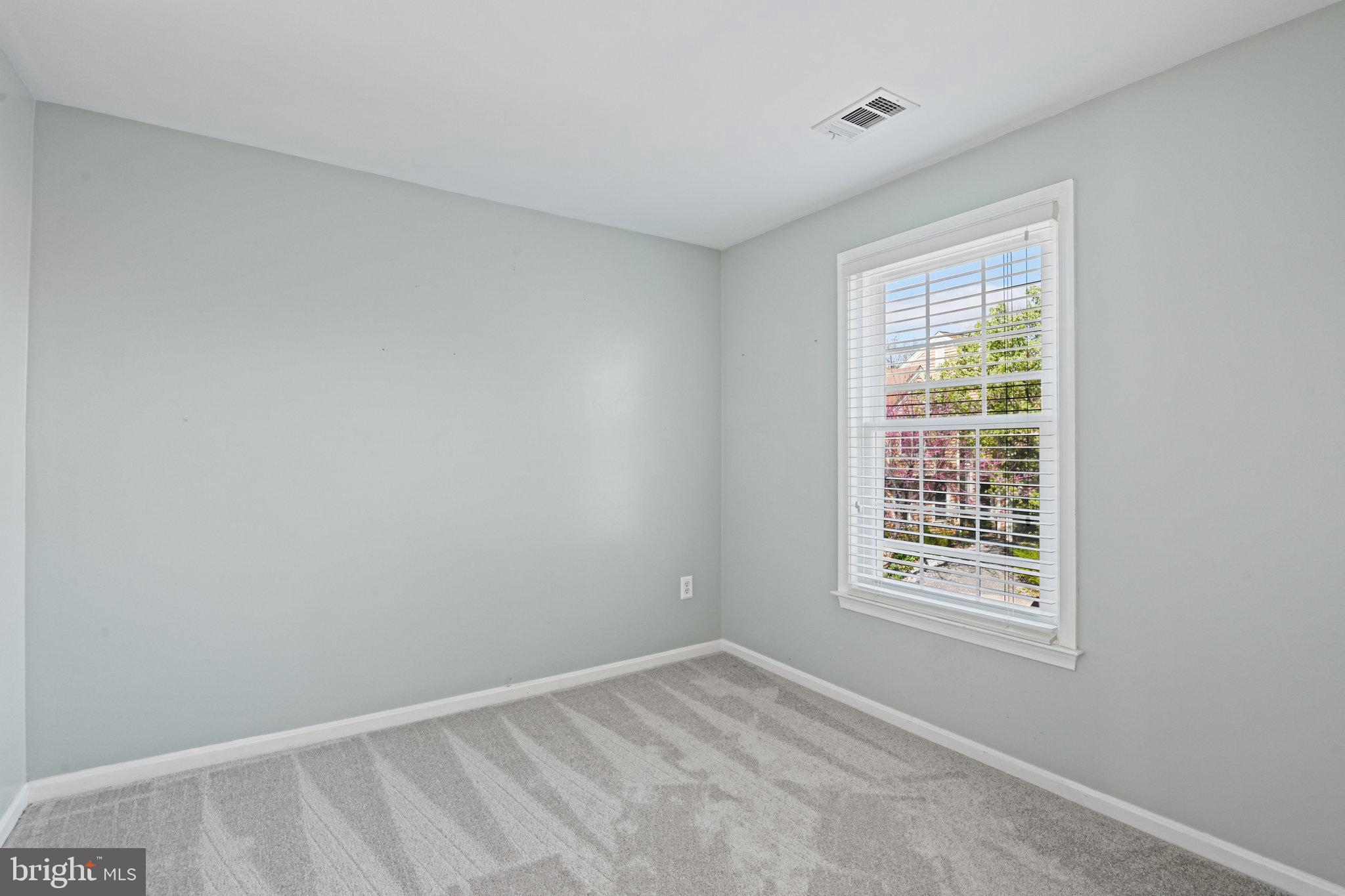 ASHBURN FARM - Residential