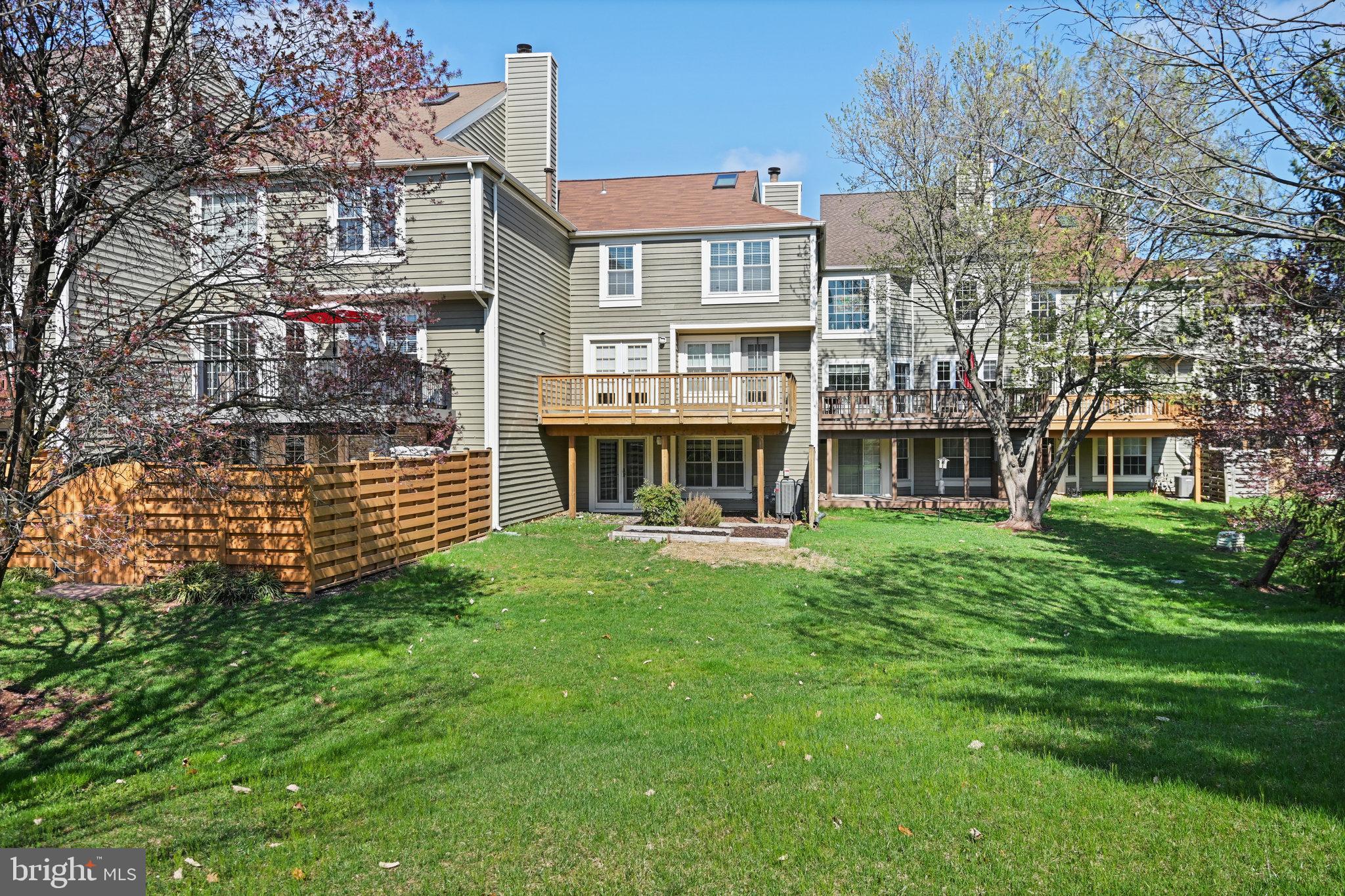 ASHBURN FARM - Residential
