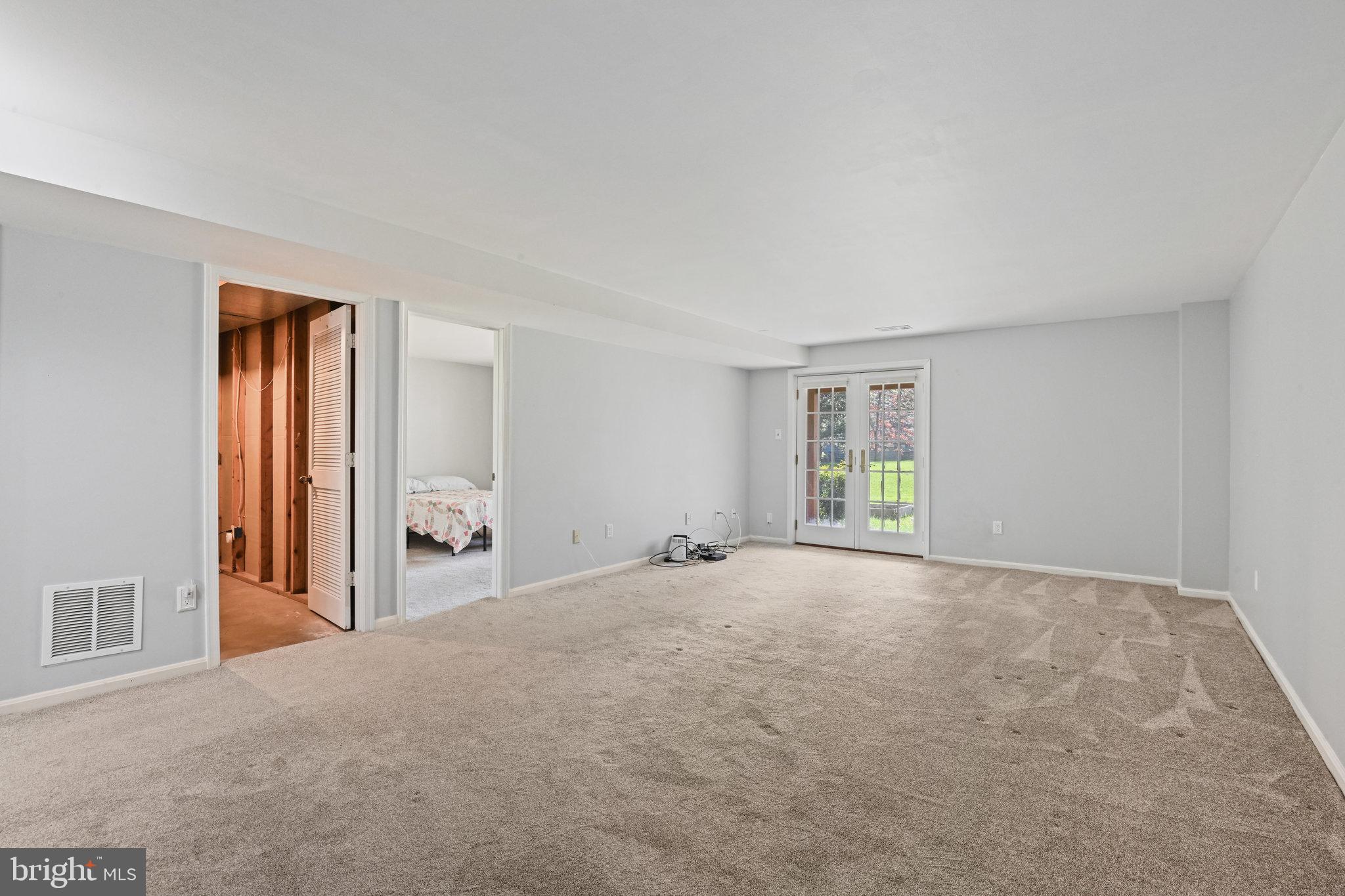 ASHBURN FARM - Residential