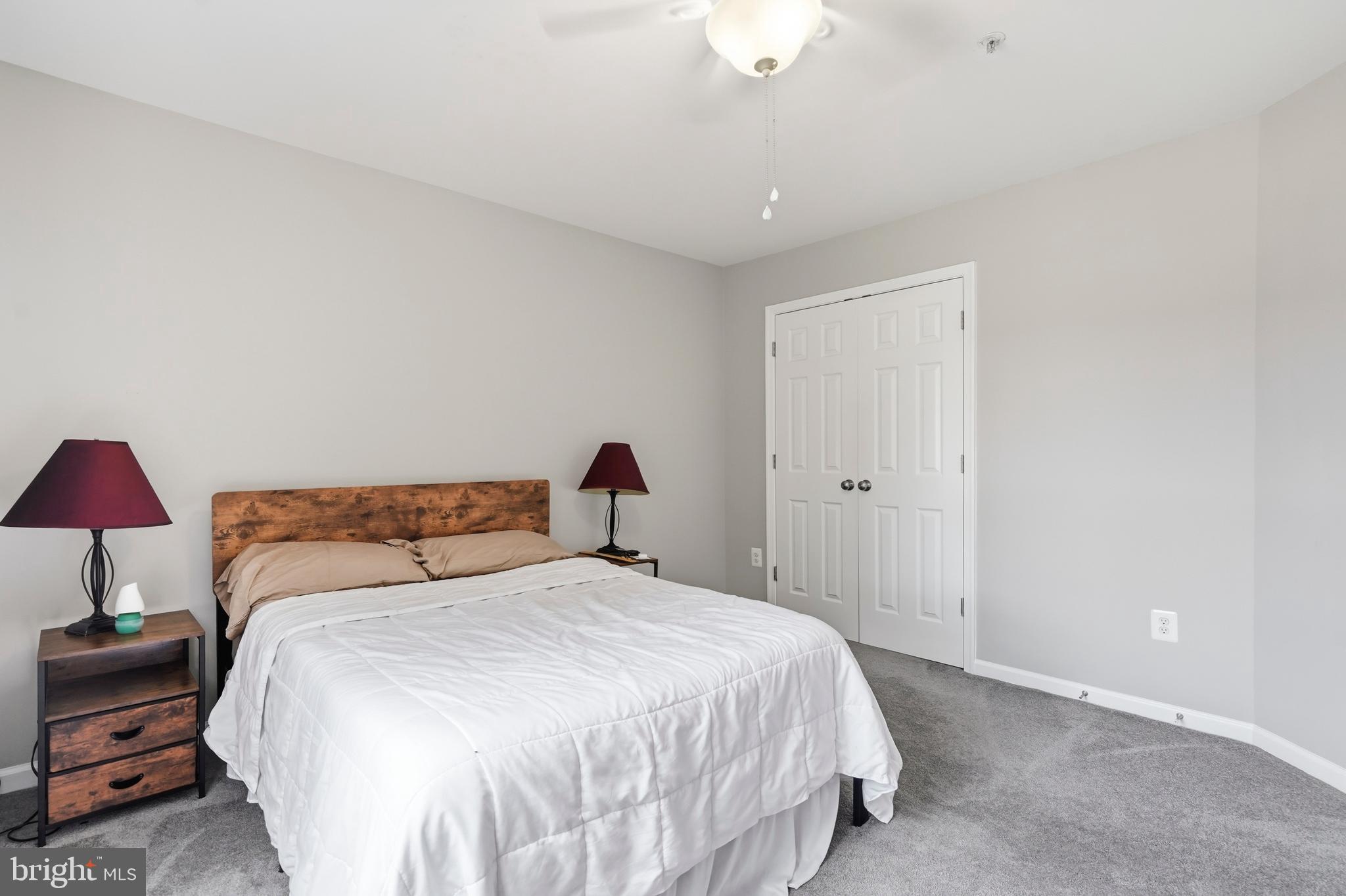 EMERALD KNOLLS - Residential