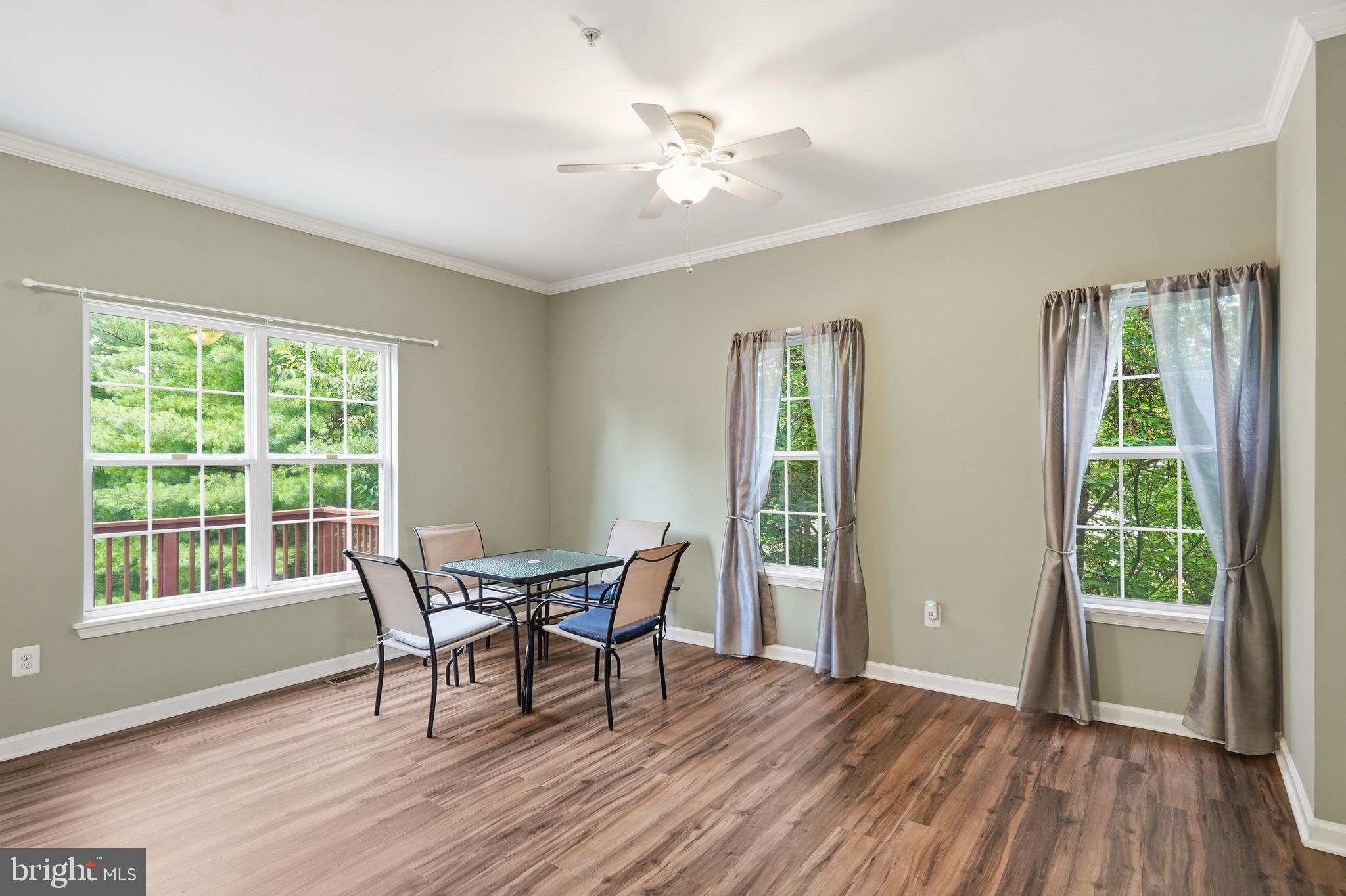 EMERALD KNOLLS - Residential