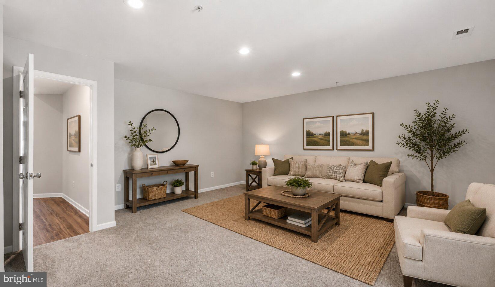 EMERALD KNOLLS - Residential