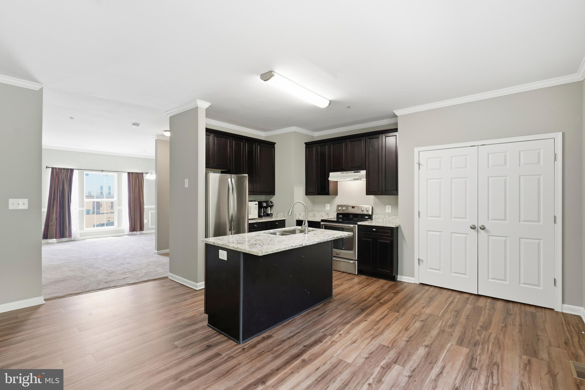 EMERALD KNOLLS - Residential
